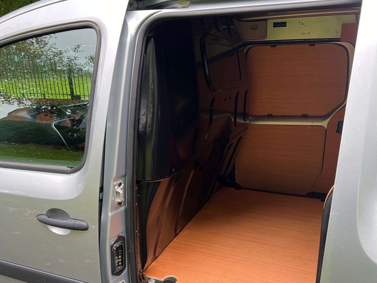 2020 NISSAN NV250 2020 NISSAN NV250