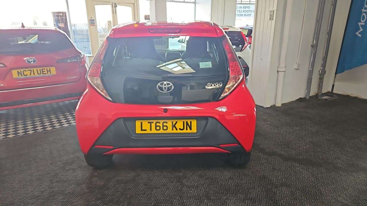 A 2016 TOYOTA AYGO 1.0 VVT-i x-play Hatchback 5dr Petrol Manual Euro 6 (68 ps) A 2016 TOYOTA AYGO 1.0 VVT-i x-play Hatchback 5dr Petrol Manual Euro 6 (68 ps)