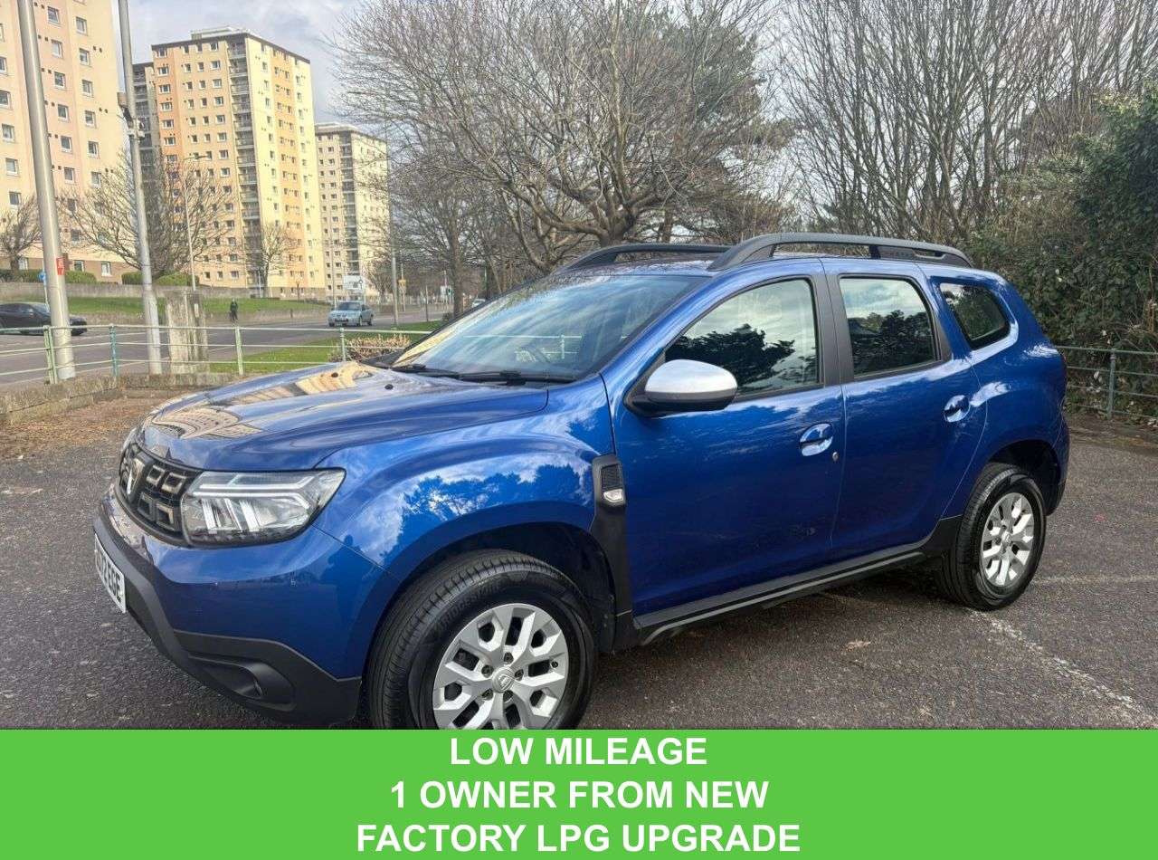 A 2022 DACIA DUSTER 1.0 TCe Comfort SUV 5dr Bi Fuel Manual Euro 6 (s/s) (100 ps) A 2022 DACIA DUSTER 1.0 TCe Comfort SUV 5dr Bi Fuel Manual Euro 6 (s/s) (100 ps)