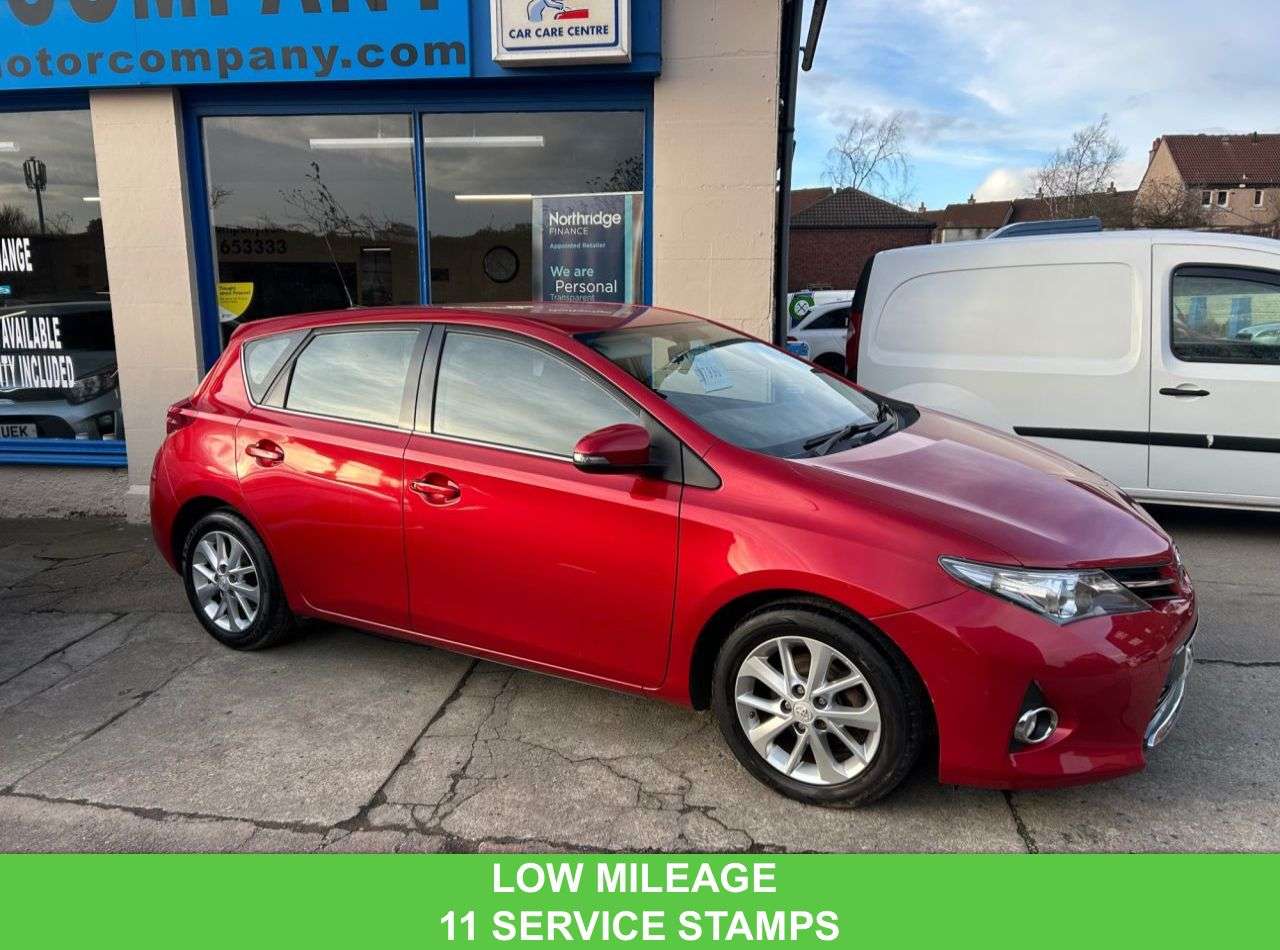 A 2014 TOYOTA AURIS 1.33 Dual VVT-i Icon Hatchback 5dr Petrol Manual Euro 5 (s/s) (101 ps) A 2014 TOYOTA AURIS 1.33 Dual VVT-i Icon Hatchback 5dr Petrol Manual Euro 5 (s/s) (101 ps)