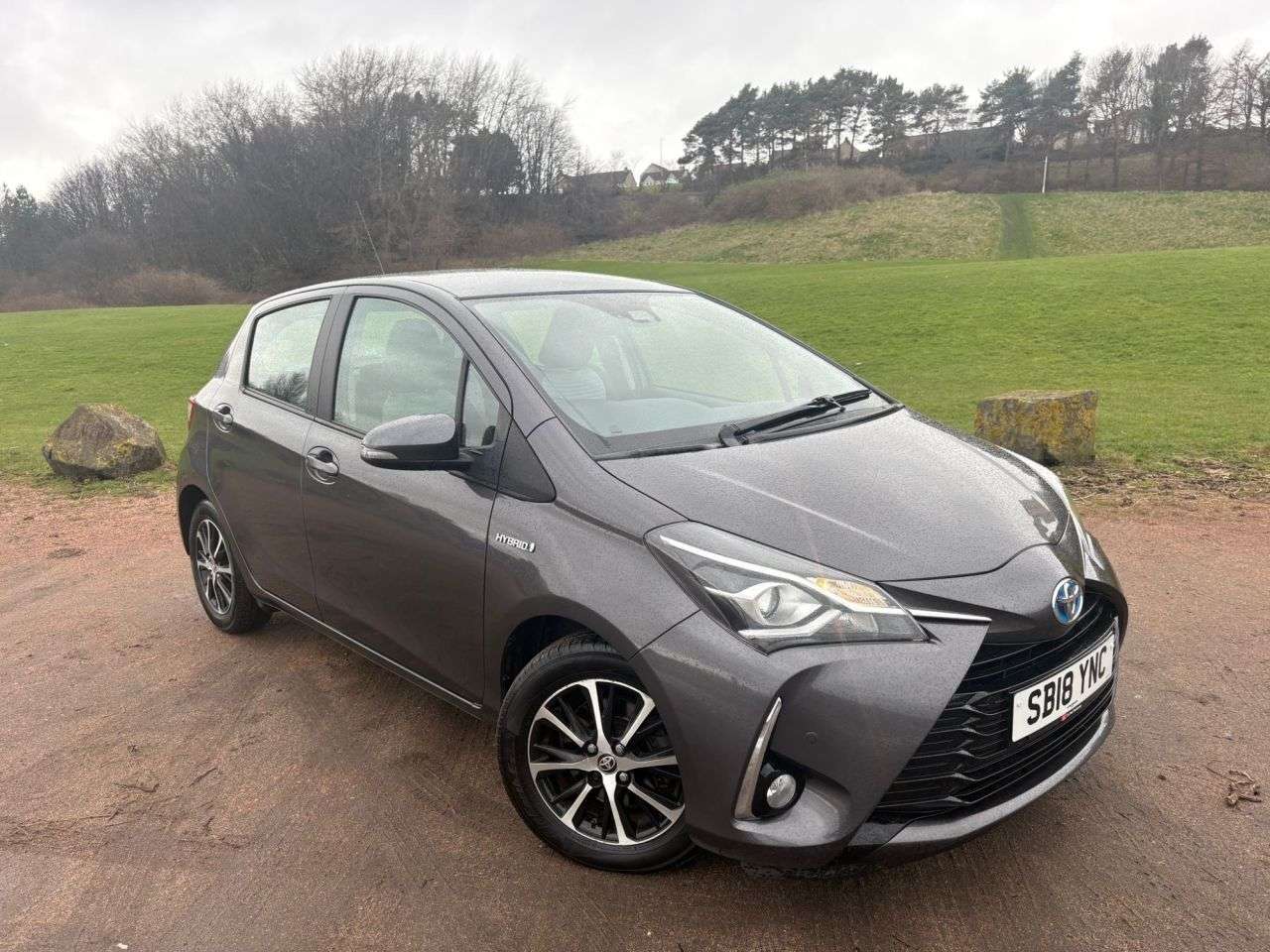 A 2018 TOYOTA YARIS 1.5 VVT-h Icon Tech Hatchback 5dr Petrol Hybrid E-CVT Euro 6 (s/s) (100 ps) A 2018 TOYOTA YARIS 1.5 VVT-h Icon Tech Hatchback 5dr Petrol Hybrid E-CVT Euro 6 (s/s) (100 ps)