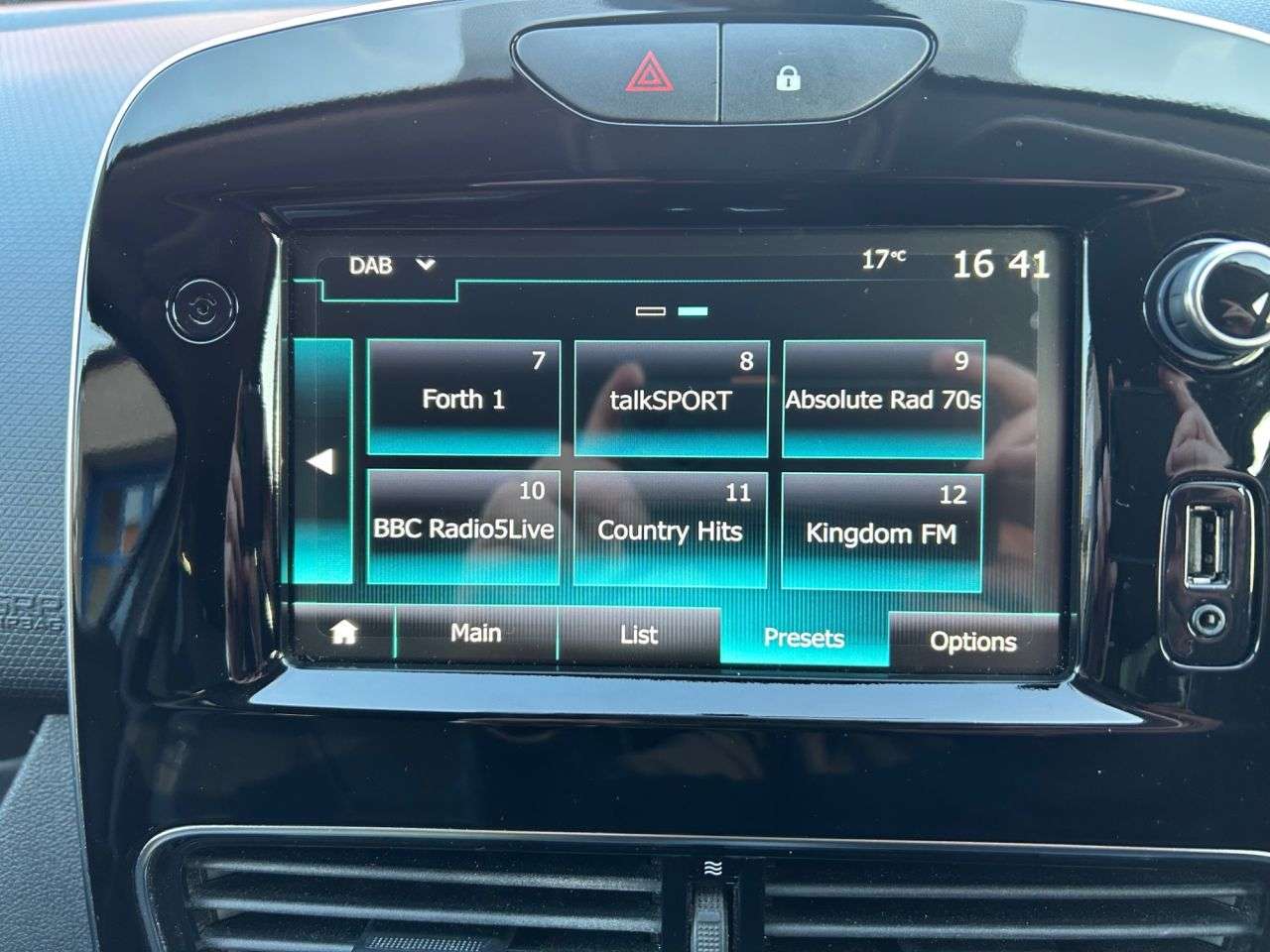 2019 RENAULT CLIO 2019 RENAULT CLIO