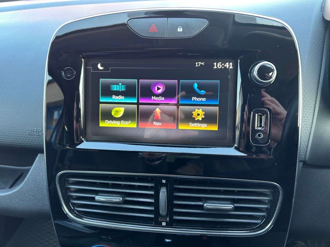 2019 RENAULT CLIO 2019 RENAULT CLIO