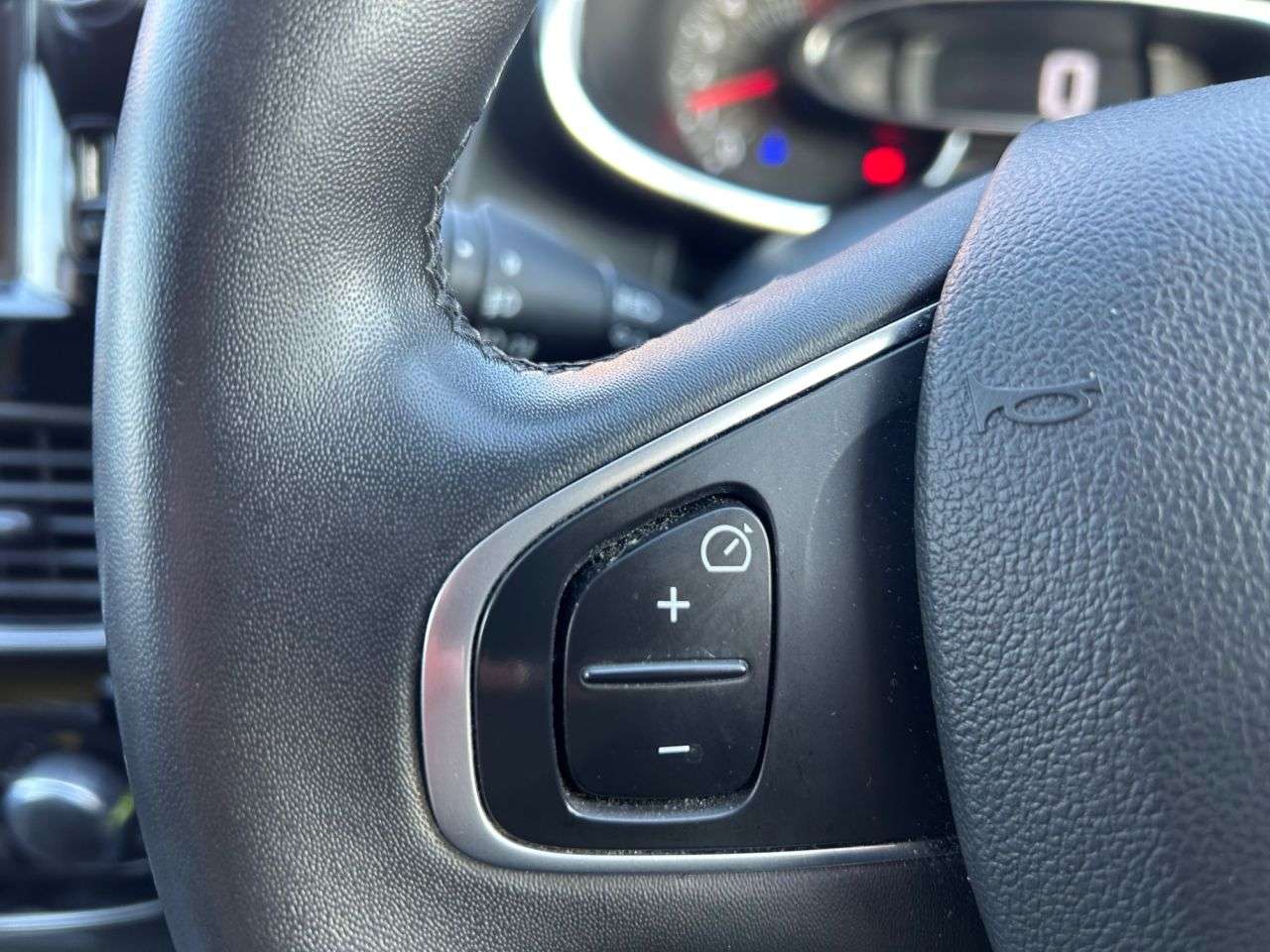 2019 RENAULT CLIO 2019 RENAULT CLIO