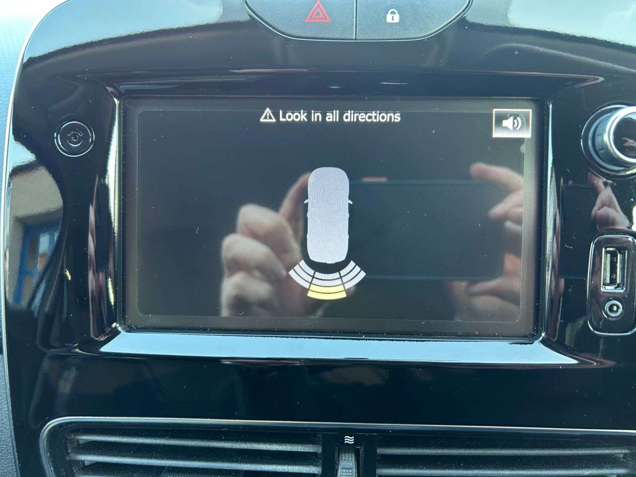 2019 RENAULT CLIO 2019 RENAULT CLIO