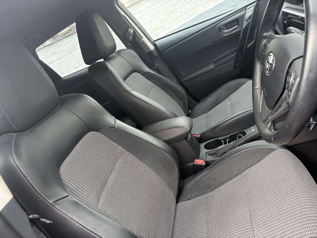 2017 TOYOTA AURIS 2017 TOYOTA AURIS