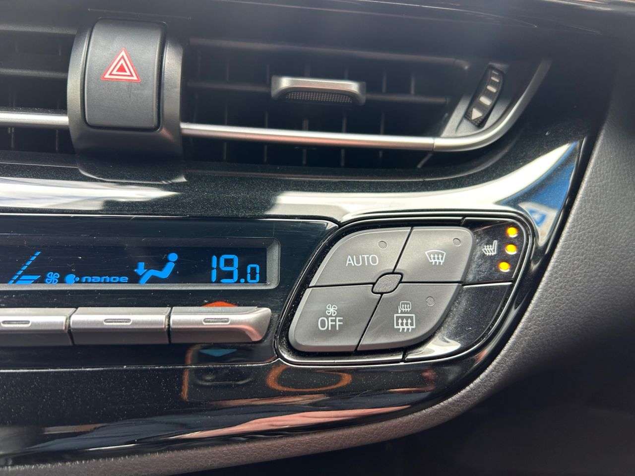 2017 TOYOTA C-HR 2017 TOYOTA C-HR