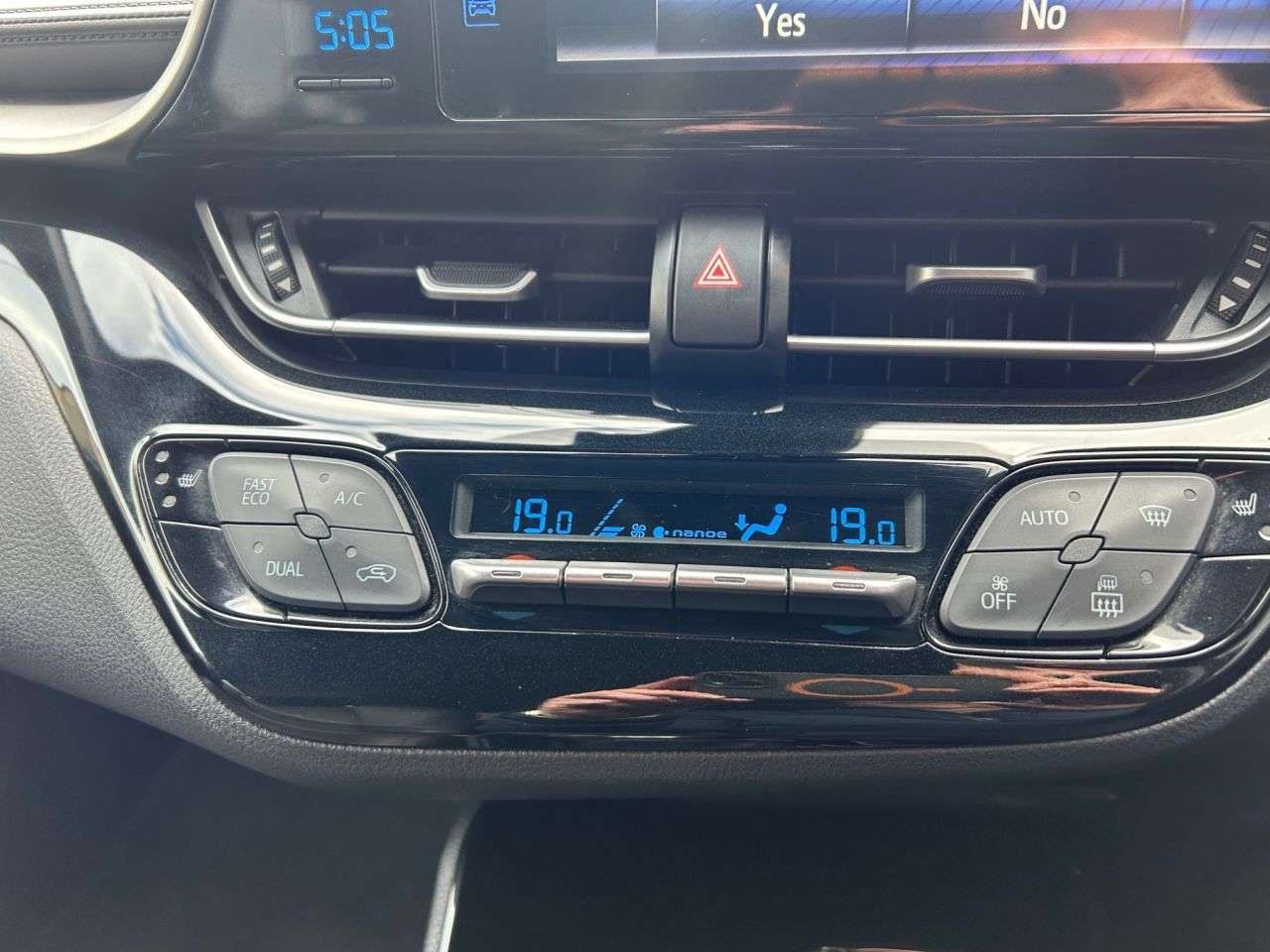 2017 TOYOTA C-HR 2017 TOYOTA C-HR