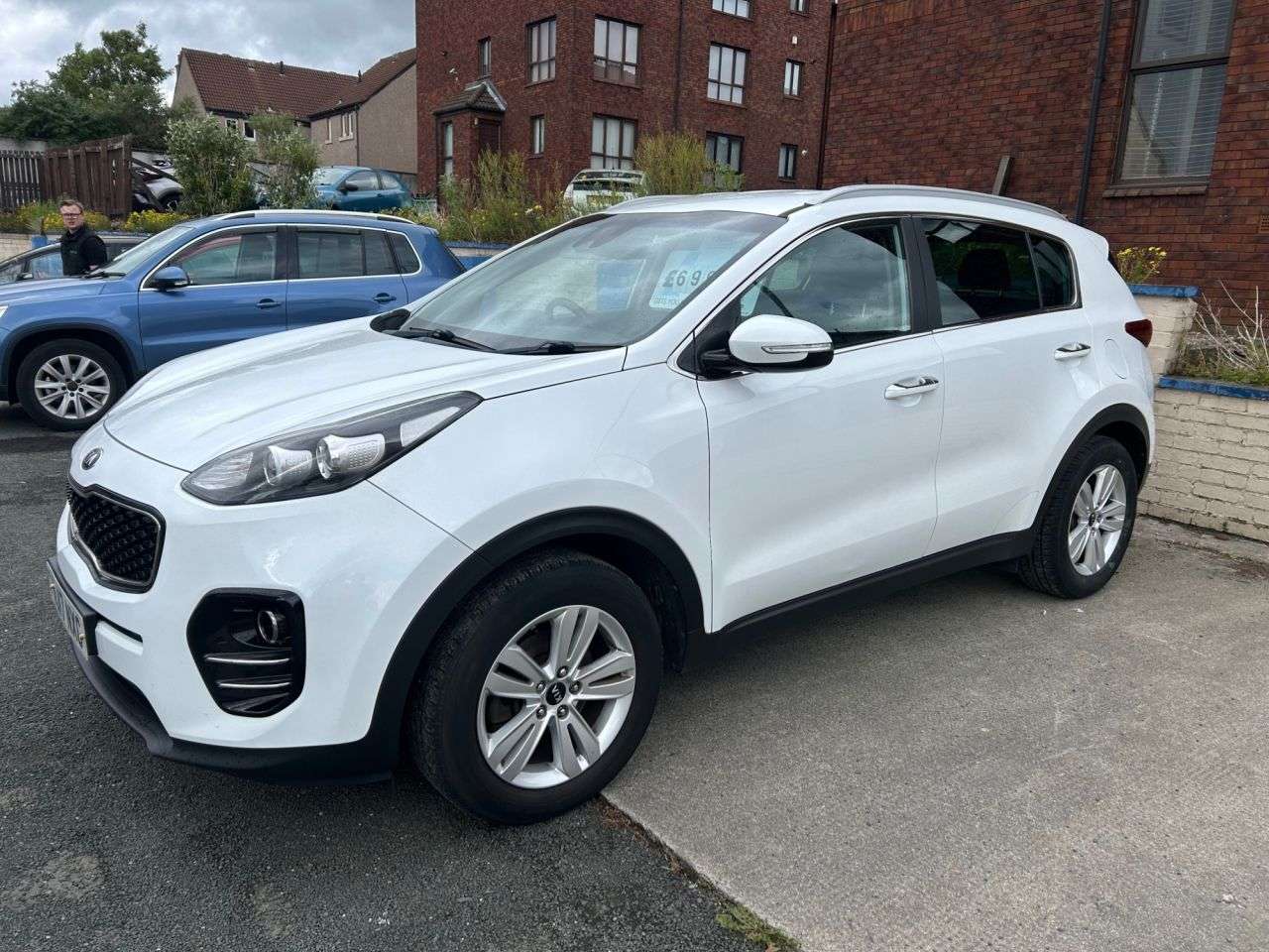A 2017 KIA SPORTAGE 1.7 CRDi 2 SUV 5dr Diesel Manual Euro 6 (s/s) (114 bhp) A 2017 KIA SPORTAGE 1.7 CRDi 2 SUV 5dr Diesel Manual Euro 6 (s/s) (114 bhp)