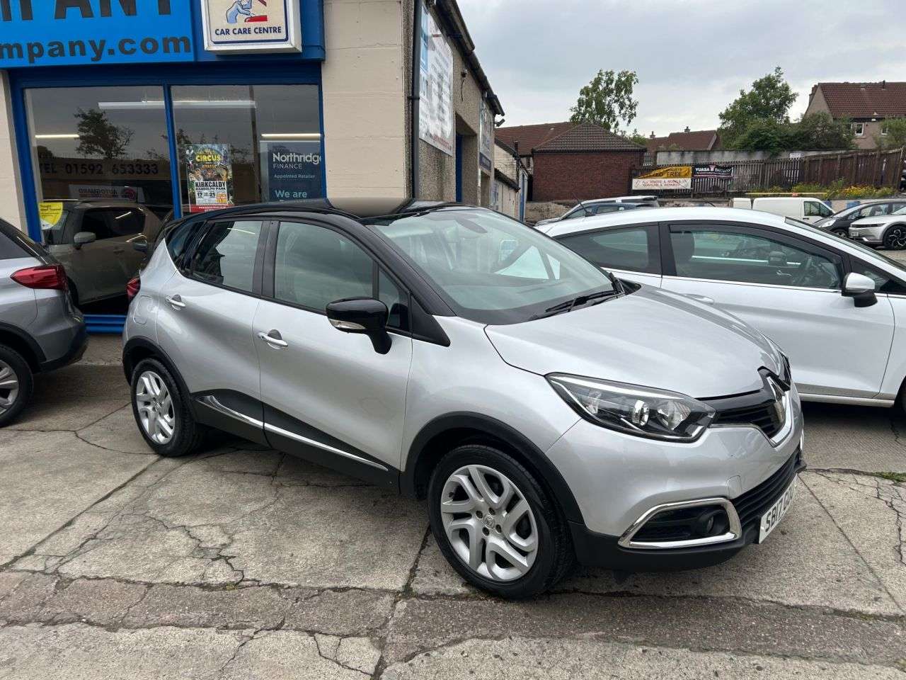 A 2017 RENAULT CAPTUR 1.5 dCi ENERGY Dynamique Nav SUV 5dr Diesel Manual Euro 6 (s/s) (90 ps) A 2017 RENAULT CAPTUR 1.5 dCi ENERGY Dynamique Nav SUV 5dr Diesel Manual Euro 6 (s/s) (90 ps)
