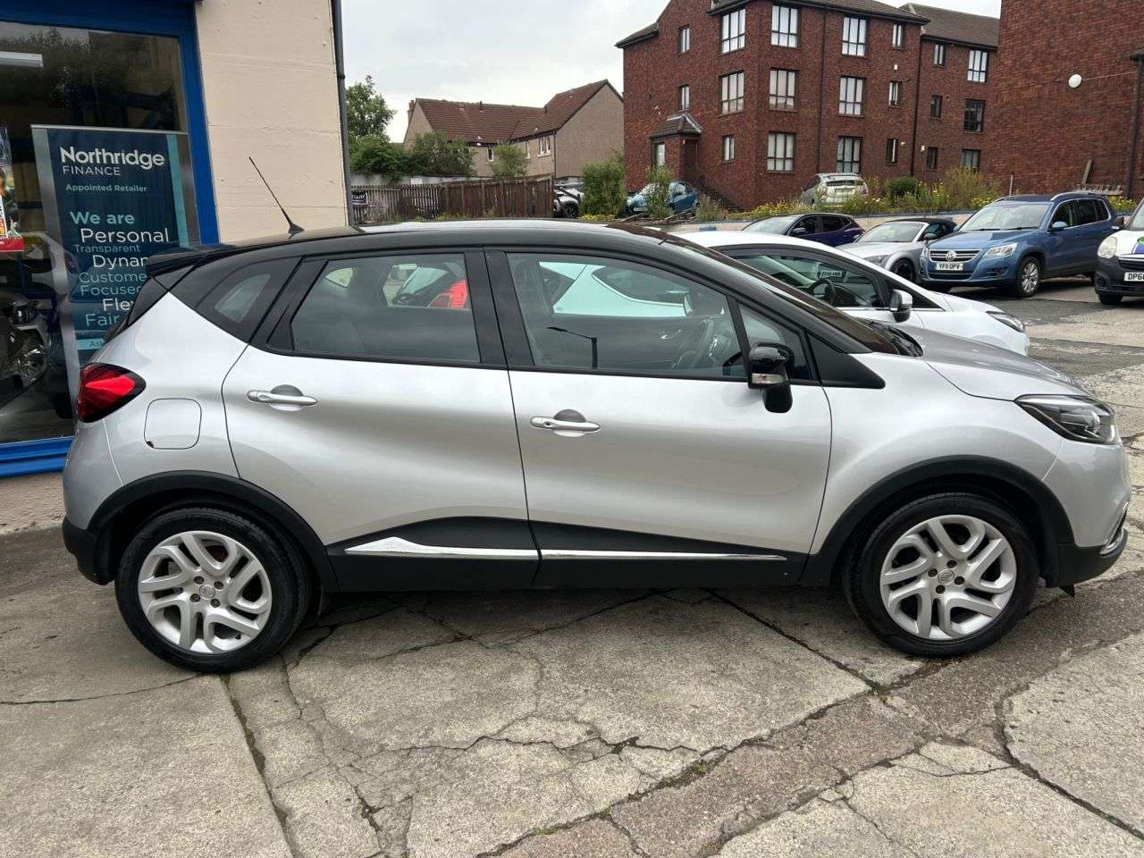 A 2017 RENAULT CAPTUR 1.5 dCi ENERGY Dynamique Nav SUV 5dr Diesel Manual Euro 6 (s/s) (90 ps) A 2017 RENAULT CAPTUR 1.5 dCi ENERGY Dynamique Nav SUV 5dr Diesel Manual Euro 6 (s/s) (90 ps)