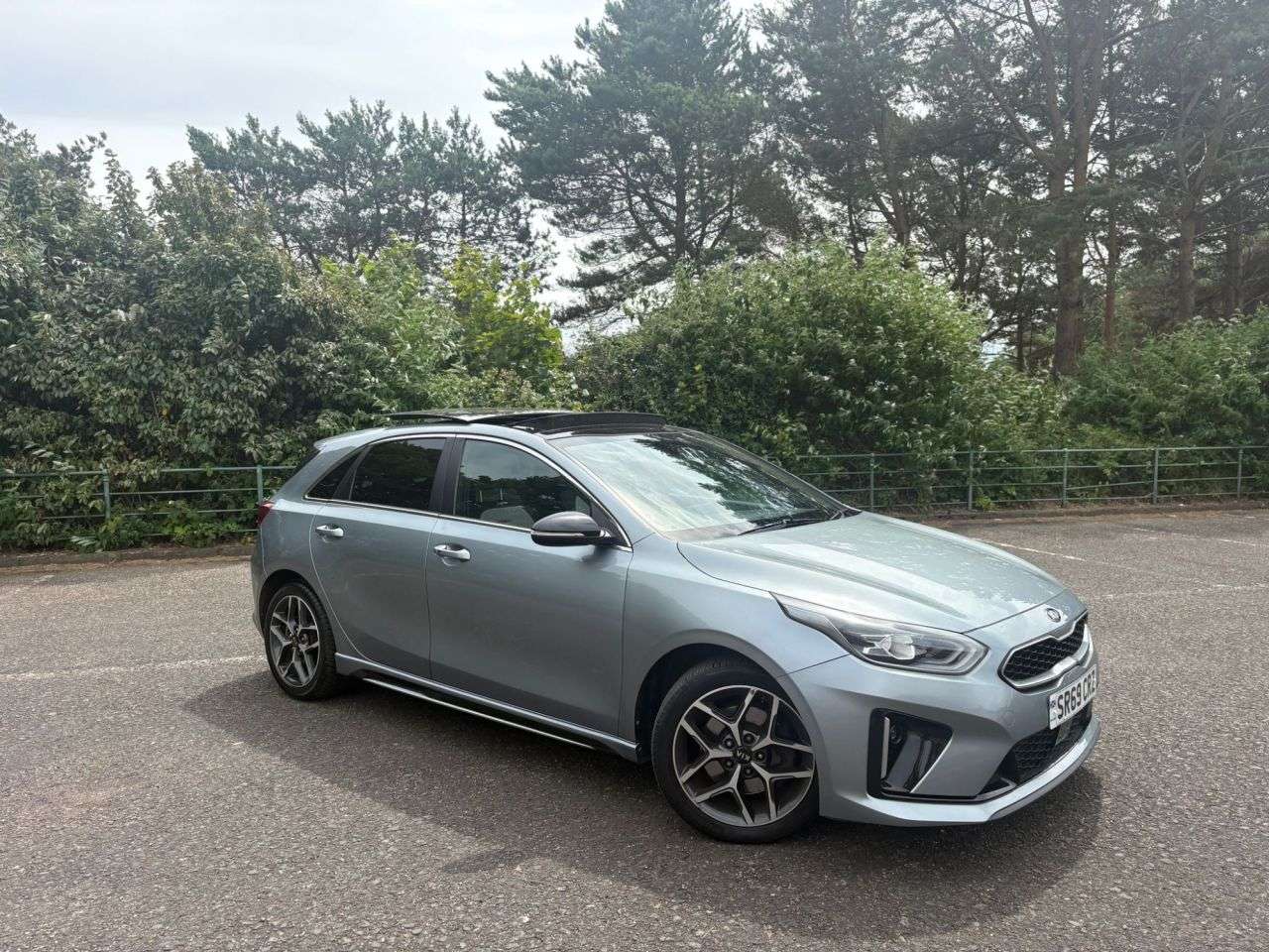A 2020 KIA CEED 1.4 T-GDi GT-Line Lunar Edition Hatchback 5dr Petrol Manual Euro 6 (s/s) (1 A 2020 KIA CEED 1.4 T-GDi GT-Line Lunar Edition Hatchback 5dr Petrol Manual Euro 6 (s/s) (1