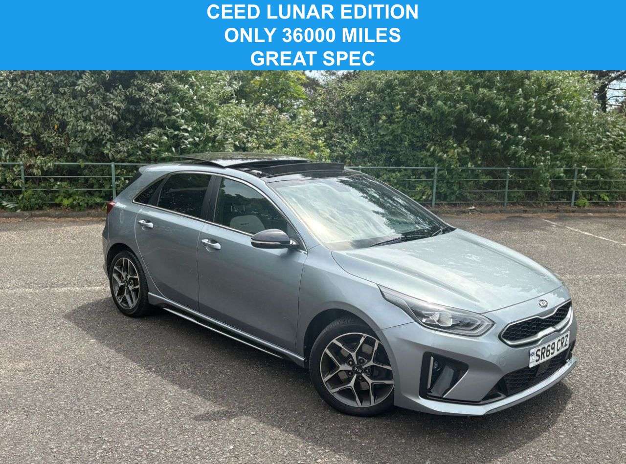 A 2020 KIA CEED 1.4 T-GDi GT-Line Lunar Edition Hatchback 5dr Petrol Manual Euro 6 (s/s) (1 A 2020 KIA CEED 1.4 T-GDi GT-Line Lunar Edition Hatchback 5dr Petrol Manual Euro 6 (s/s) (1