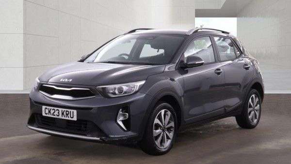 A 2023 KIA STONIC 1.0 T-GDi 2 SUV 5dr Petrol Manual Euro 6 (s/s) (99 bhp) A 2023 KIA STONIC 1.0 T-GDi 2 SUV 5dr Petrol Manual Euro 6 (s/s) (99 bhp)