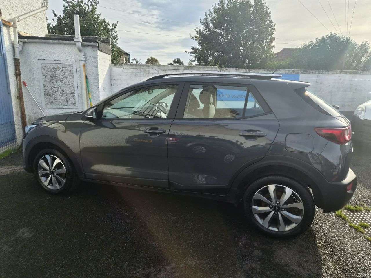 A 2023 KIA STONIC 1.0 T-GDi 2 SUV 5dr Petrol Manual Euro 6 (s/s) (99 bhp) A 2023 KIA STONIC 1.0 T-GDi 2 SUV 5dr Petrol Manual Euro 6 (s/s) (99 bhp)
