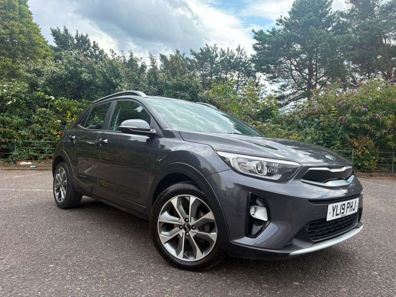 A 2019 KIA STONIC 1.4 2 SUV 5dr Petrol Manual Euro 6 (s/s) (98 bhp) A 2019 KIA STONIC 1.4 2 SUV 5dr Petrol Manual Euro 6 (s/s) (98 bhp)