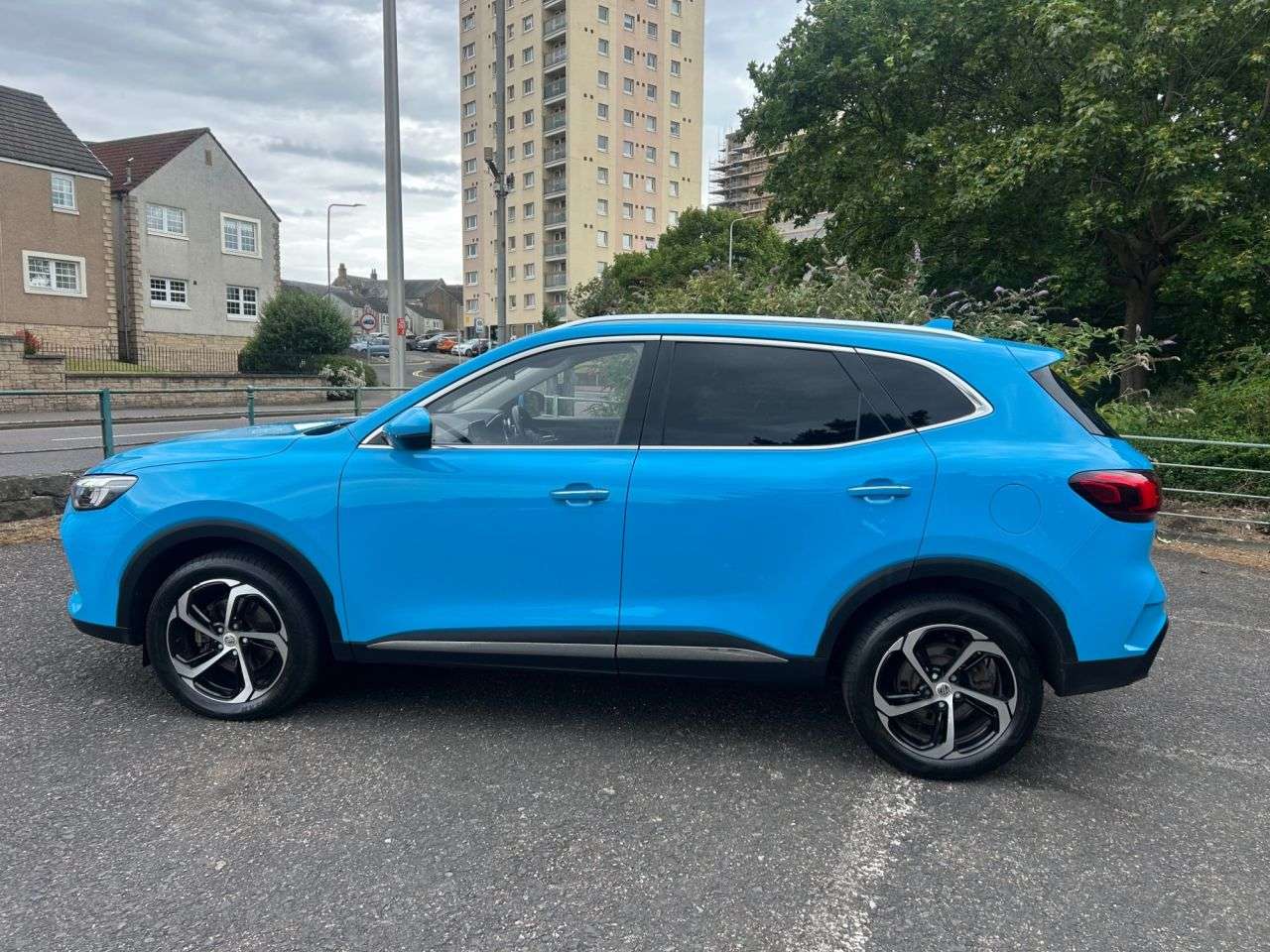 A 2024 MG MG HS 1.5 T-GDI Trophy SUV 5dr Petrol Manual Euro 6 (s/s) (162 ps) A 2024 MG MG HS 1.5 T-GDI Trophy SUV 5dr Petrol Manual Euro 6 (s/s) (162 ps)