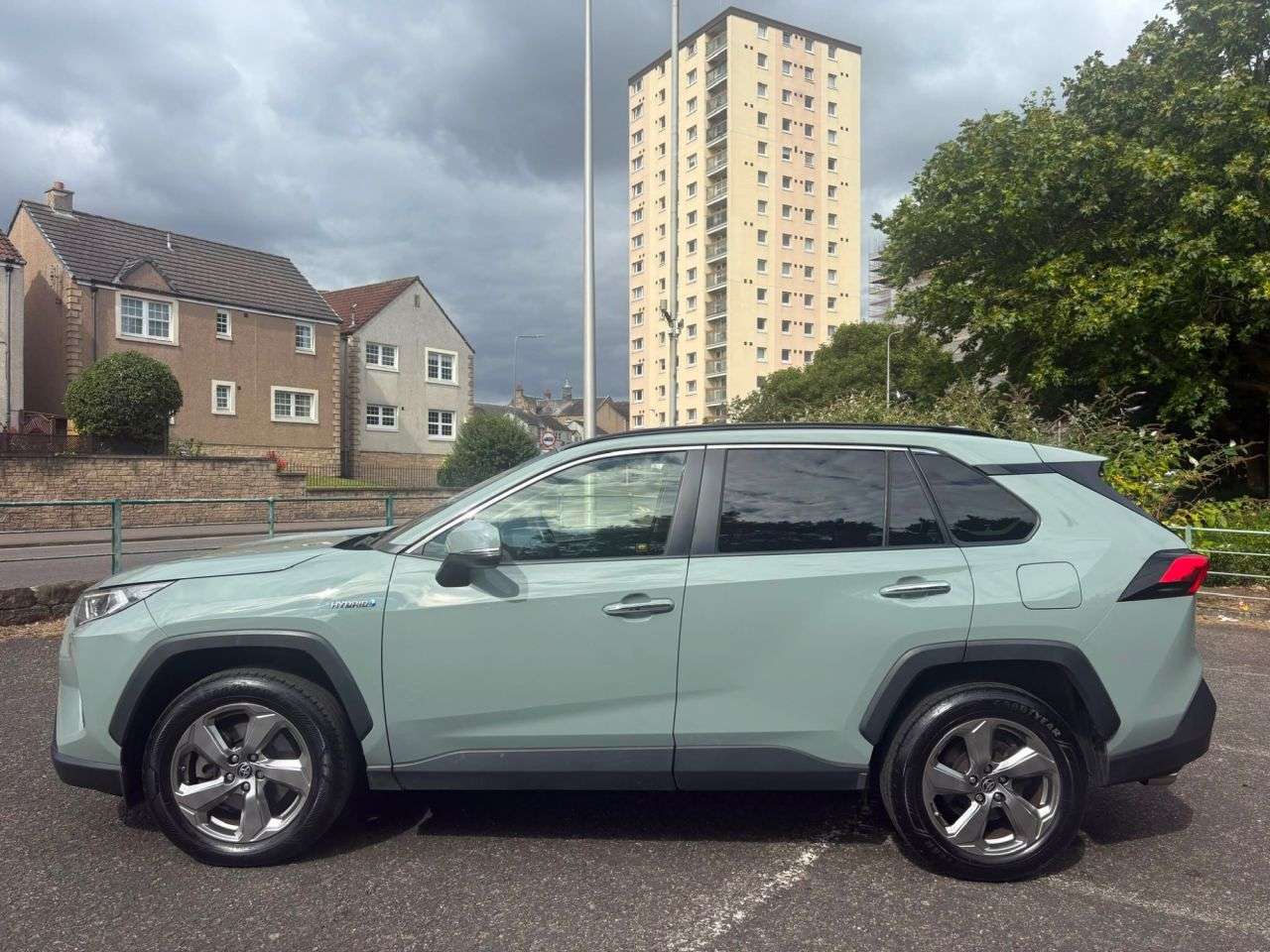 A 2020 TOYOTA RAV4 2.5 VVT-h Excel SUV 5dr Petrol Hybrid CVT Euro 6 (s/s) (218 ps) A 2020 TOYOTA RAV4 2.5 VVT-h Excel SUV 5dr Petrol Hybrid CVT Euro 6 (s/s) (218 ps)