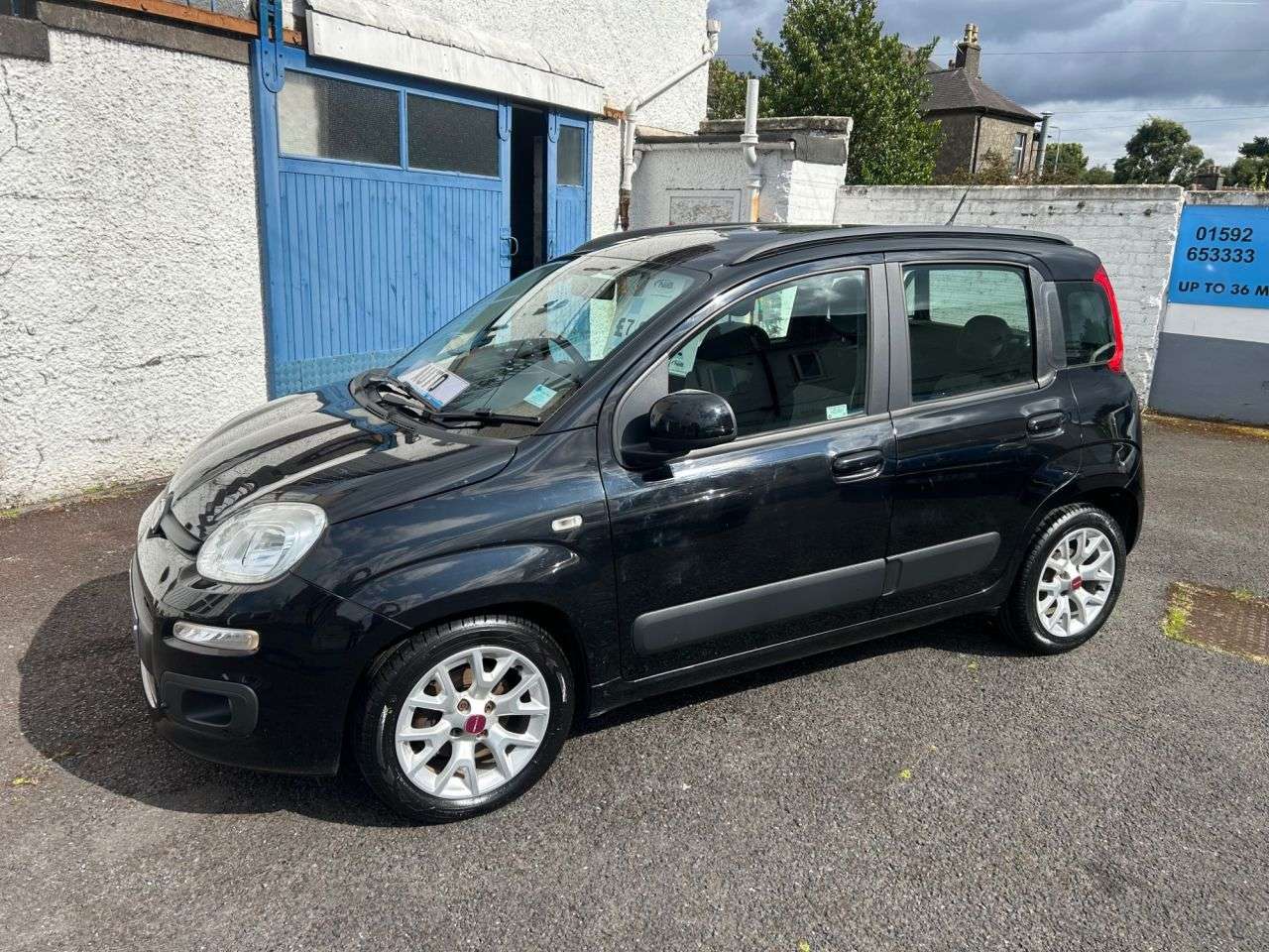 A 2016 FIAT PANDA 0.9 TwinAir Lounge Hatchback 5dr Petrol Dualogic Euro 6 (s/s) (85 bhp) A 2016 FIAT PANDA 0.9 TwinAir Lounge Hatchback 5dr Petrol Dualogic Euro 6 (s/s) (85 bhp)