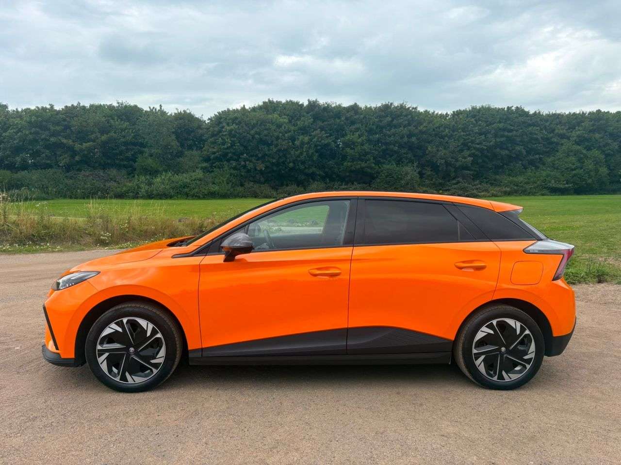 A 2023 MG MG 4 64kWh Trophy Long Range Hatchback 5dr Electric Auto (203 ps) A 2023 MG MG 4 64kWh Trophy Long Range Hatchback 5dr Electric Auto (203 ps)
