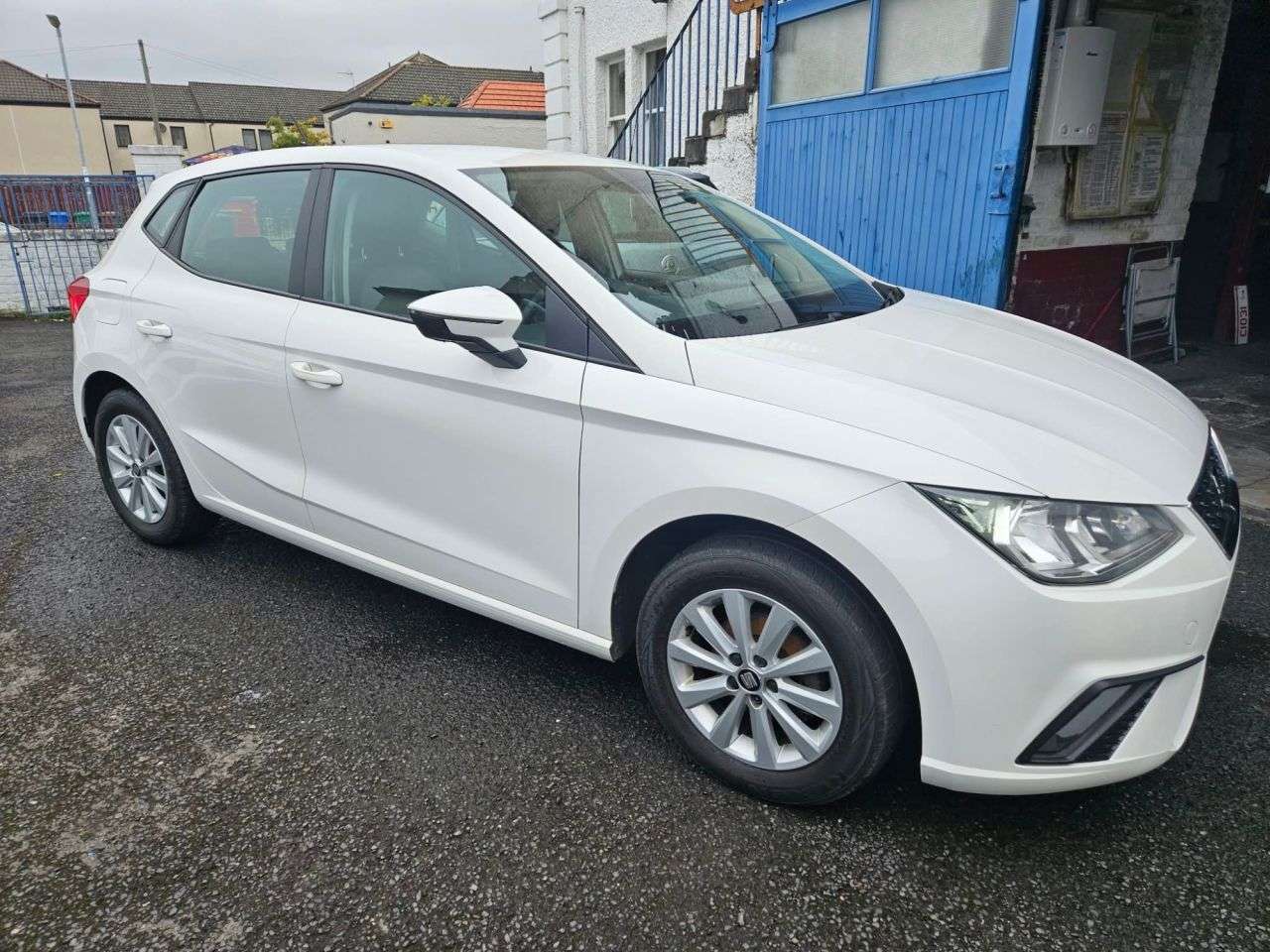 A 2017 SEAT IBIZA 1.0 MPI SE Hatchback 5dr Petrol Manual Euro 6 (s/s) (75 ps) A 2017 SEAT IBIZA 1.0 MPI SE Hatchback 5dr Petrol Manual Euro 6 (s/s) (75 ps)