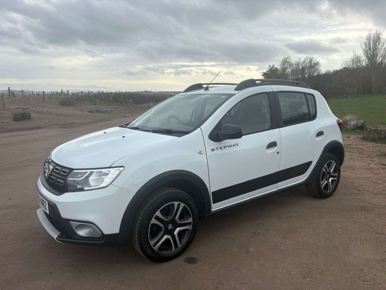A 2020 DACIA SANDERO STEPWAY 0.9 TCe SE Twenty Hatchback 5dr Petrol Manual Euro 6 (s/s) (90 ps) A 2020 DACIA SANDERO STEPWAY 0.9 TCe SE Twenty Hatchback 5dr Petrol Manual Euro 6 (s/s) (90 ps)