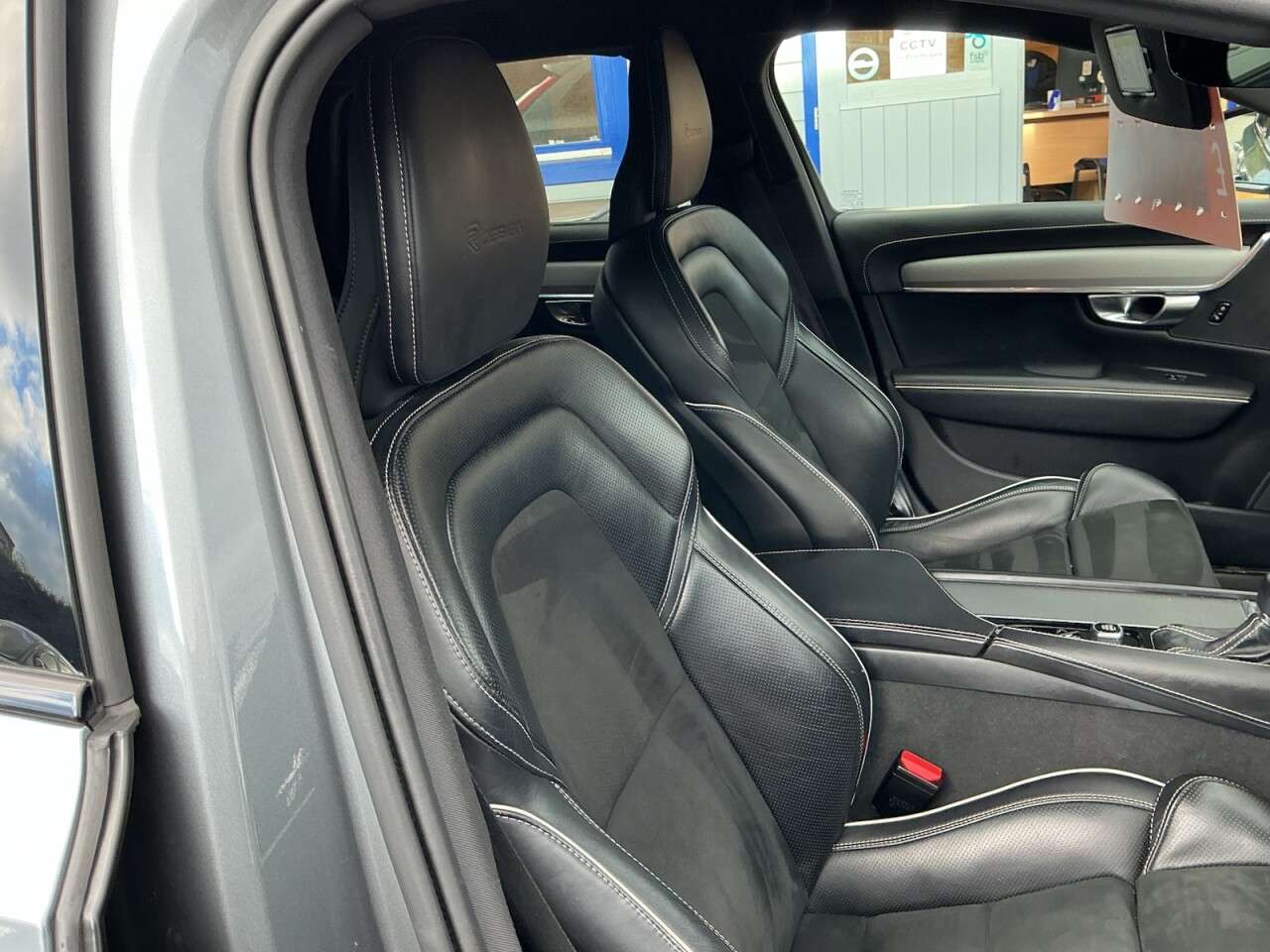 2019 VOLVO V90 2019 VOLVO V90