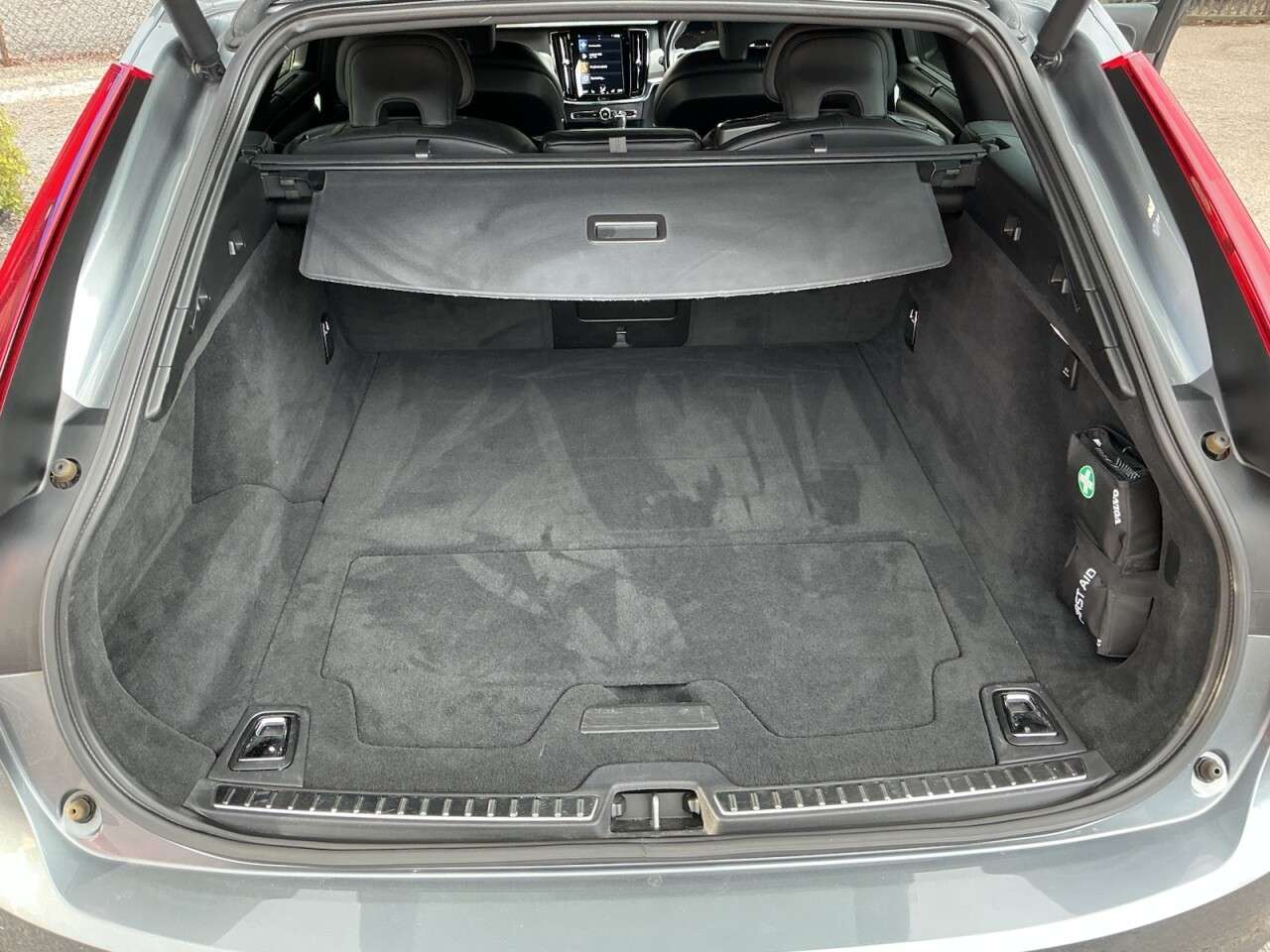 2019 VOLVO V90 2019 VOLVO V90