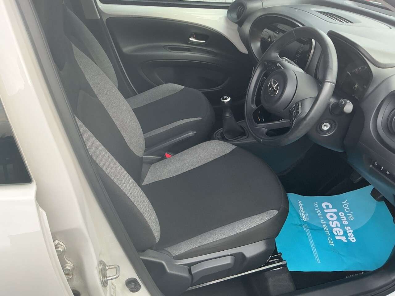 2023 TOYOTA AYGO X 2023 TOYOTA AYGO X