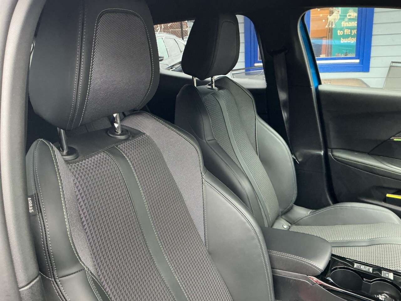 2023 PEUGEOT 2008 2023 PEUGEOT 2008