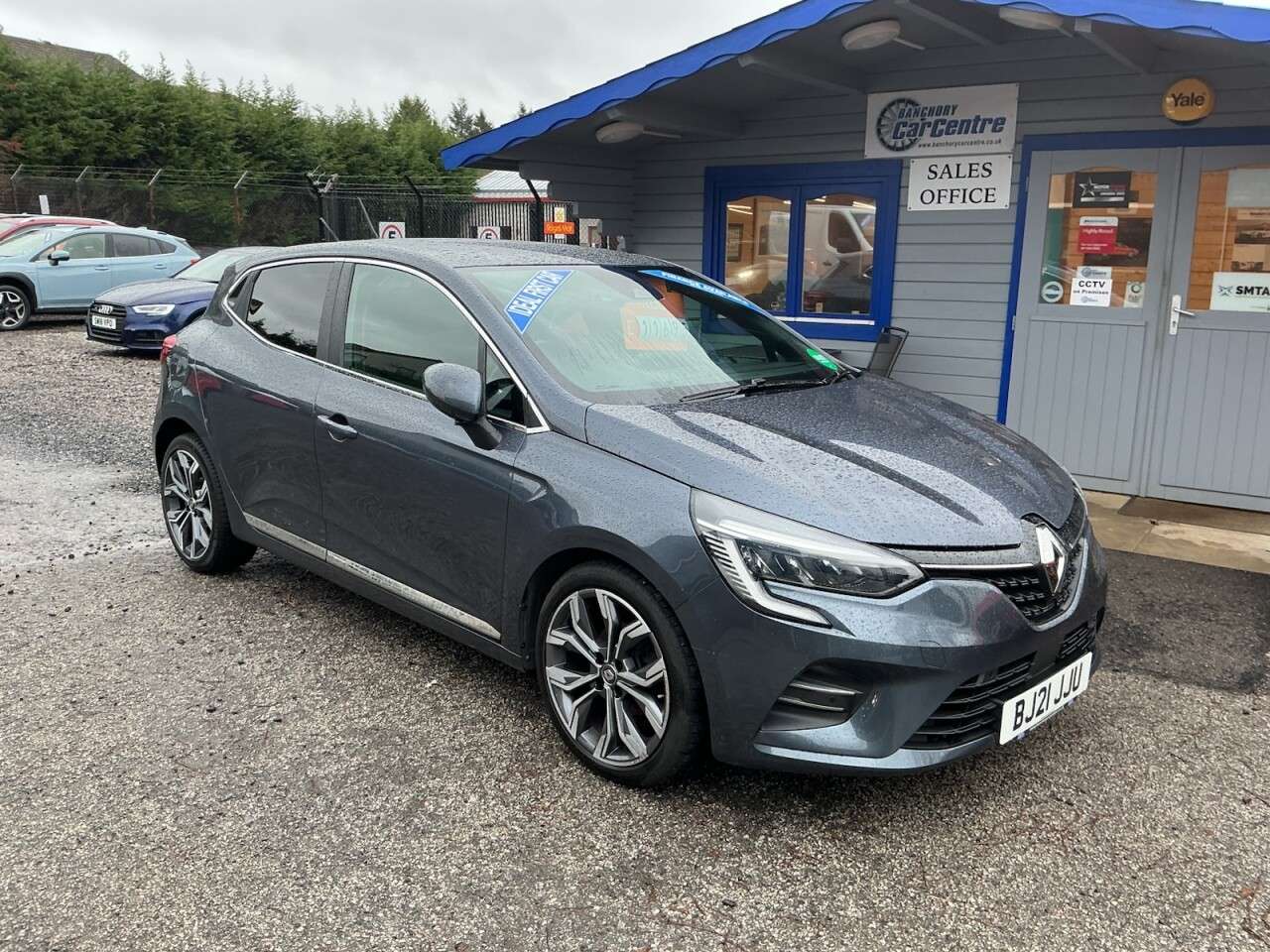 A 2021 RENAULT CLIO 1.0 TCe S Edition Hatchback 5dr Petrol Manual Euro 6 (s/s) (90 ps) Great sp A 2021 RENAULT CLIO 1.0 TCe S Edition Hatchback 5dr Petrol Manual Euro 6 (s/s) (90 ps) Great sp