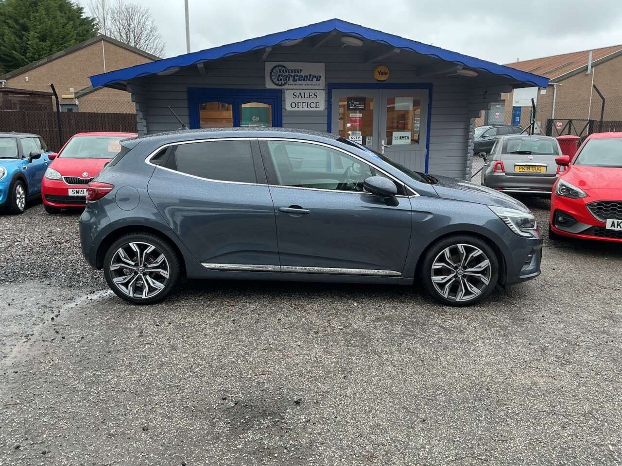 A 2021 RENAULT CLIO 1.0 TCe S Edition Hatchback 5dr Petrol Manual Euro 6 (s/s) (90 ps) Great sp A 2021 RENAULT CLIO 1.0 TCe S Edition Hatchback 5dr Petrol Manual Euro 6 (s/s) (90 ps) Great sp