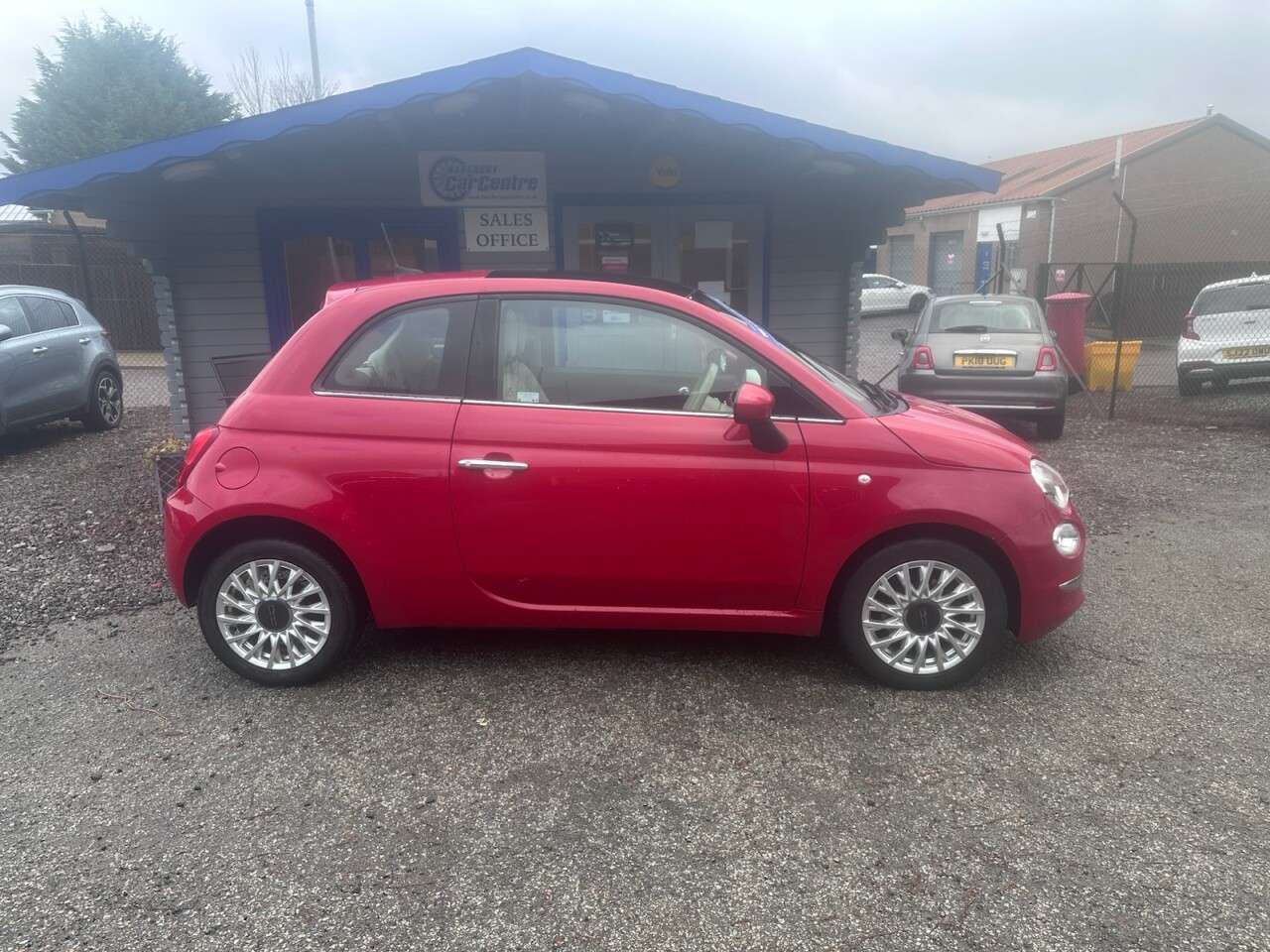 A 2018 FIAT 500 1.2 Lounge Hatchback 3dr Petrol Manual Euro 6 (s/s) (69 bhp) Ideal first ca A 2018 FIAT 500 1.2 Lounge Hatchback 3dr Petrol Manual Euro 6 (s/s) (69 bhp) Ideal first ca