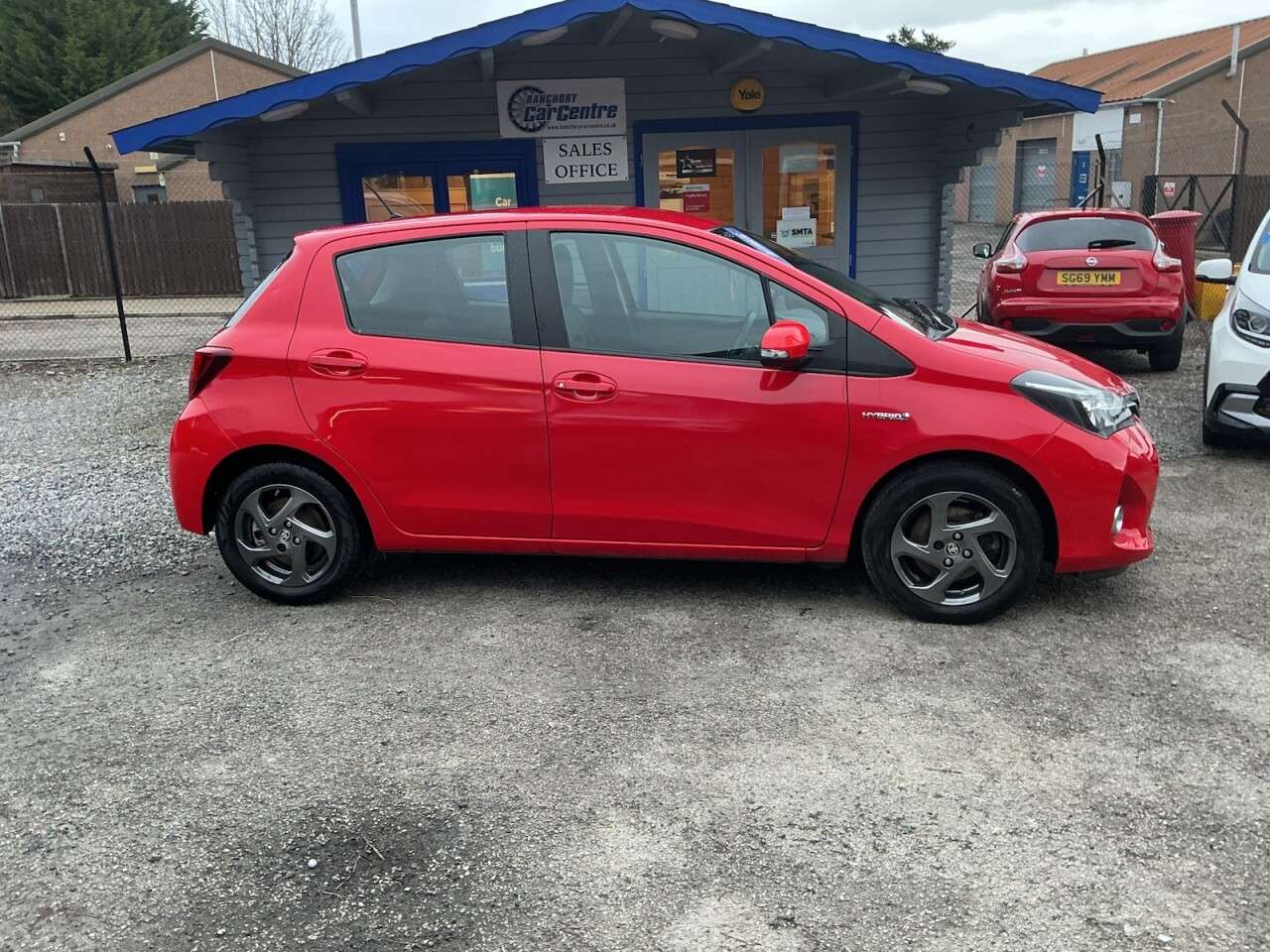 A 2015 TOYOTA YARIS 1.5 VVT-h Icon Hatchback 5dr Petrol Hybrid E-CVT Euro 6 (101 ps) Very Scarc A 2015 TOYOTA YARIS 1.5 VVT-h Icon Hatchback 5dr Petrol Hybrid E-CVT Euro 6 (101 ps) Very Scarc