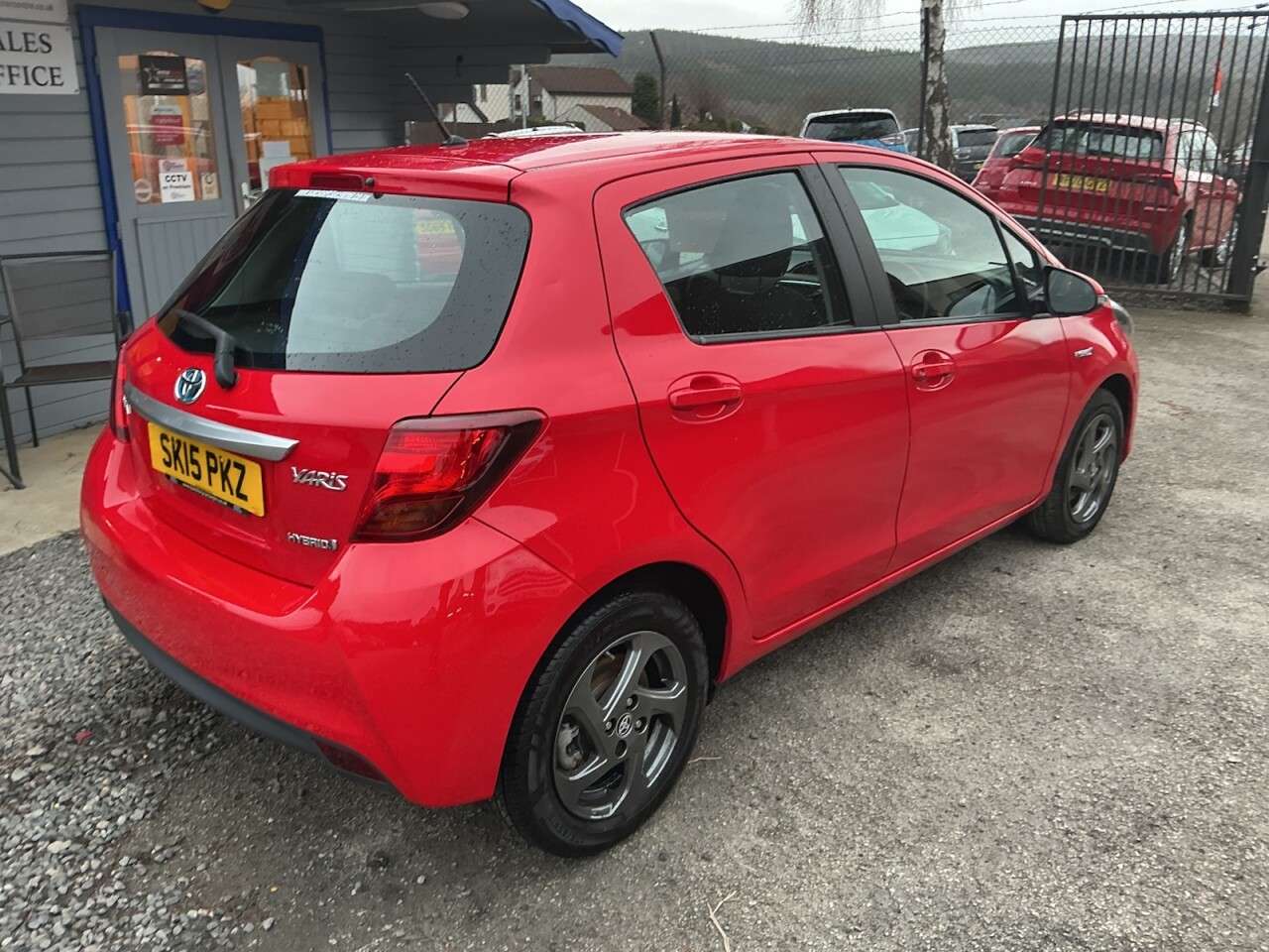 A 2015 TOYOTA YARIS 1.5 VVT-h Icon Hatchback 5dr Petrol Hybrid E-CVT Euro 6 (101 ps) Very Scarc A 2015 TOYOTA YARIS 1.5 VVT-h Icon Hatchback 5dr Petrol Hybrid E-CVT Euro 6 (101 ps) Very Scarc