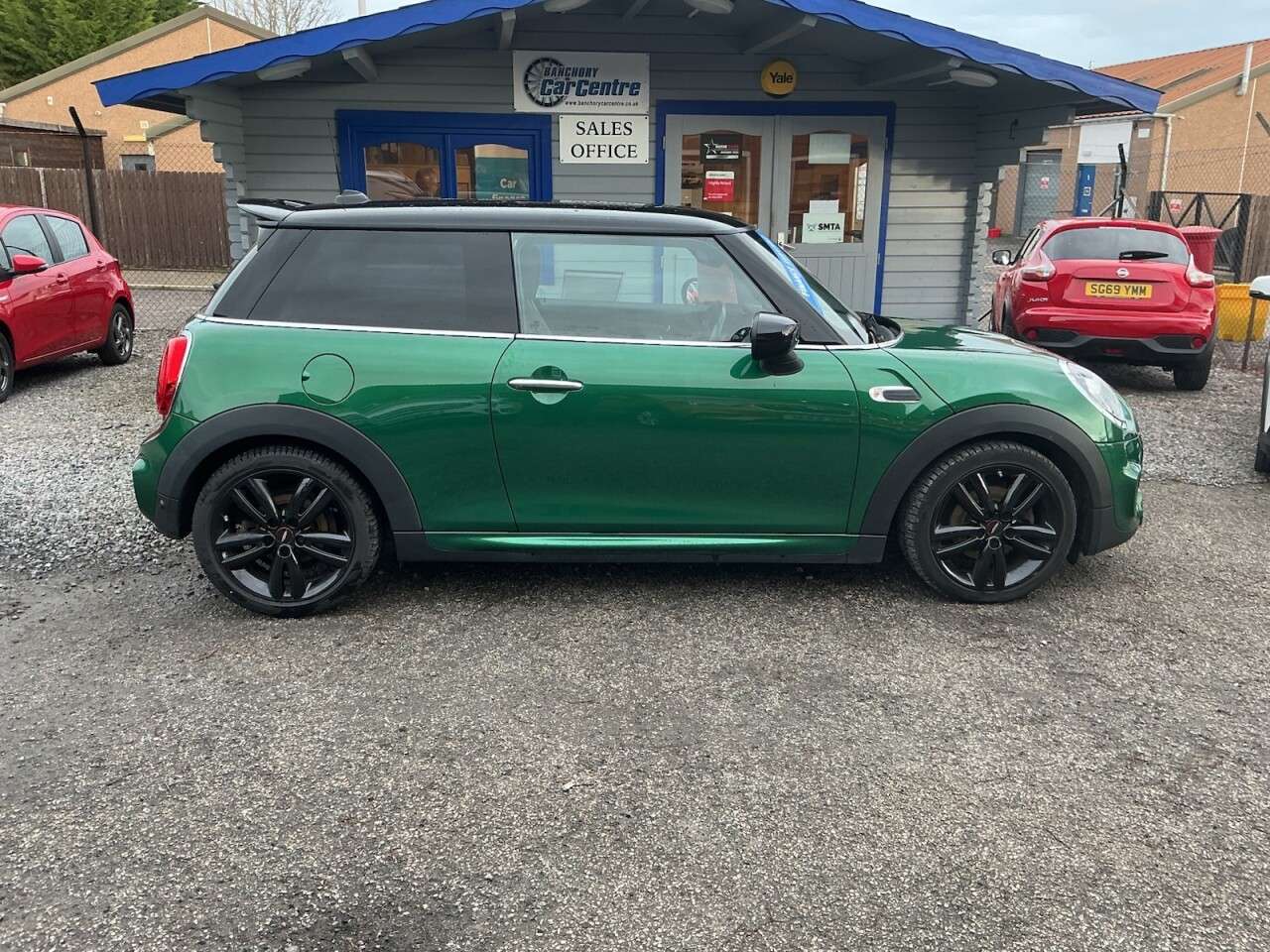 A 2019 MINI HATCH 1.5 Cooper Sport Hatchback 3dr Petrol Steptronic Euro 6 (s/s) (136 ps) Full A 2019 MINI HATCH 1.5 Cooper Sport Hatchback 3dr Petrol Steptronic Euro 6 (s/s) (136 ps) Full