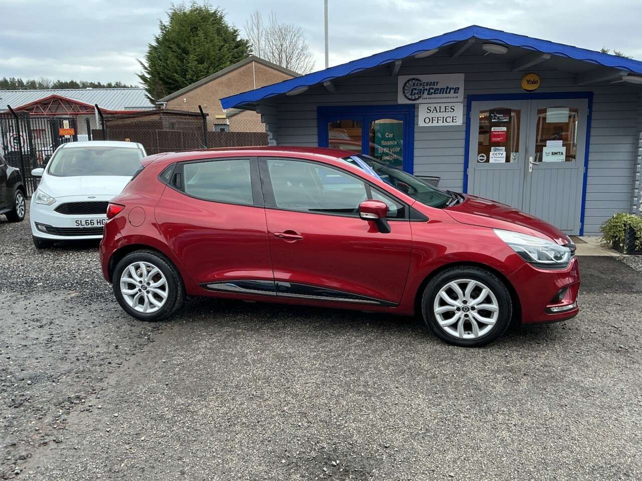 A 2017 RENAULT CLIO 1.5 dCi Dynamique Nav Hatchback 5dr Diesel Manual Euro 6 (s/s) (90 ps) Free A 2017 RENAULT CLIO 1.5 dCi Dynamique Nav Hatchback 5dr Diesel Manual Euro 6 (s/s) (90 ps) Free