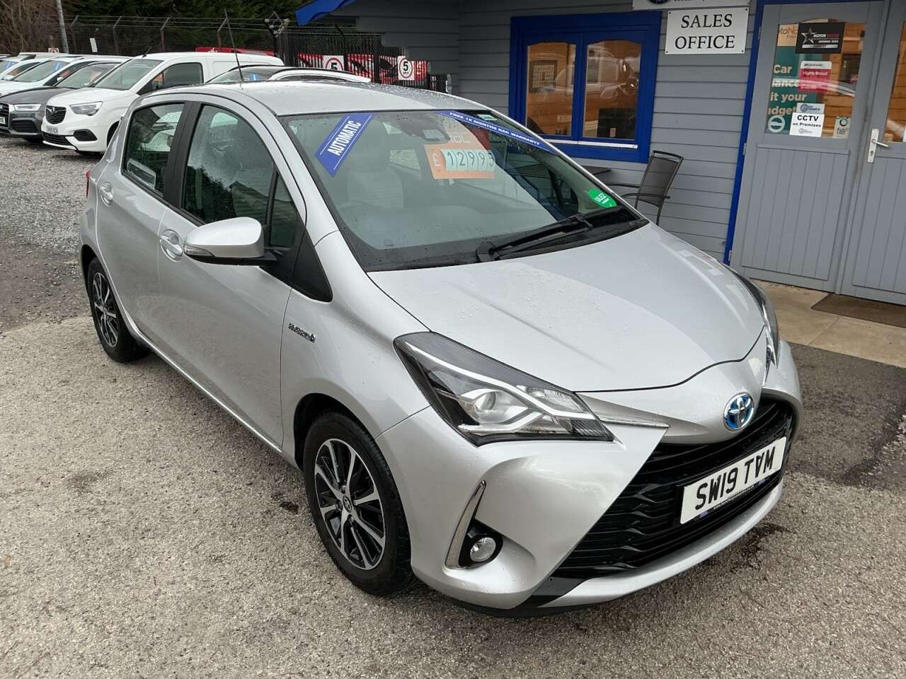 A 2019 TOYOTA YARIS 1.5 VVT-h Icon Tech Hatchback 5dr Petrol Hybrid E-CVT Euro 6 (s/s) (100 ps) A 2019 TOYOTA YARIS 1.5 VVT-h Icon Tech Hatchback 5dr Petrol Hybrid E-CVT Euro 6 (s/s) (100 ps)
