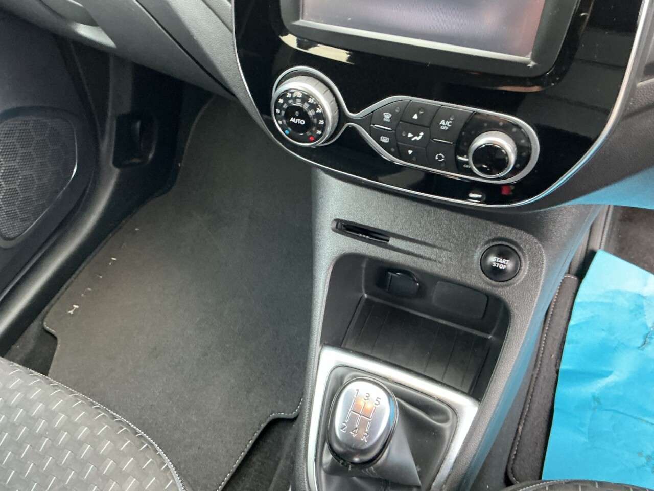 2017 RENAULT CAPTUR 2017 RENAULT CAPTUR