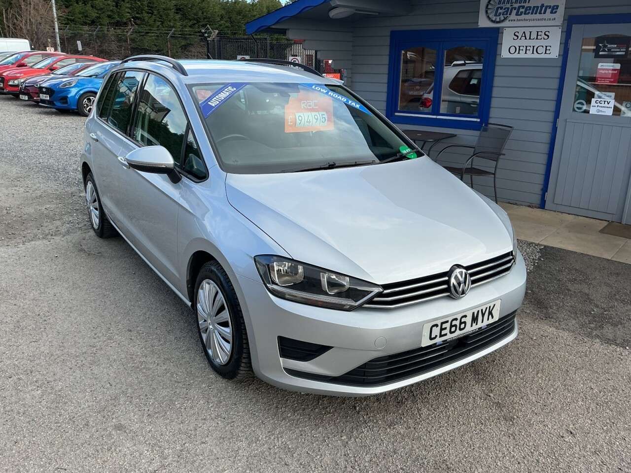 A 2016 VOLKSWAGEN GOLF SV 1.6 TDI BlueMotion Tech SE MPV 5dr Diesel DSG Euro 6 (s/s) (110 ps) Automat A 2016 VOLKSWAGEN GOLF SV 1.6 TDI BlueMotion Tech SE MPV 5dr Diesel DSG Euro 6 (s/s) (110 ps) Automat