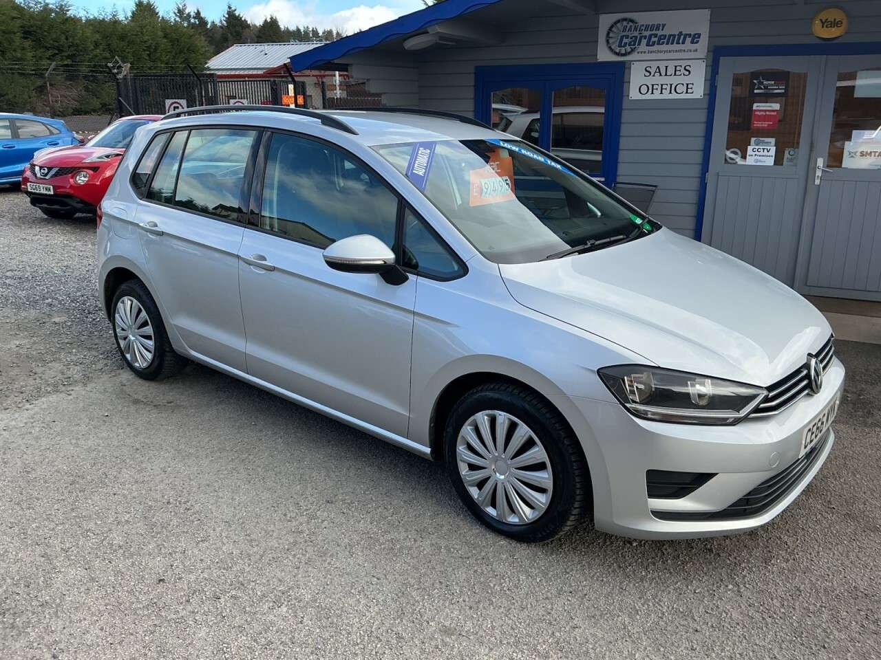 A 2016 VOLKSWAGEN GOLF SV 1.6 TDI BlueMotion Tech SE MPV 5dr Diesel DSG Euro 6 (s/s) (110 ps) Automat A 2016 VOLKSWAGEN GOLF SV 1.6 TDI BlueMotion Tech SE MPV 5dr Diesel DSG Euro 6 (s/s) (110 ps) Automat