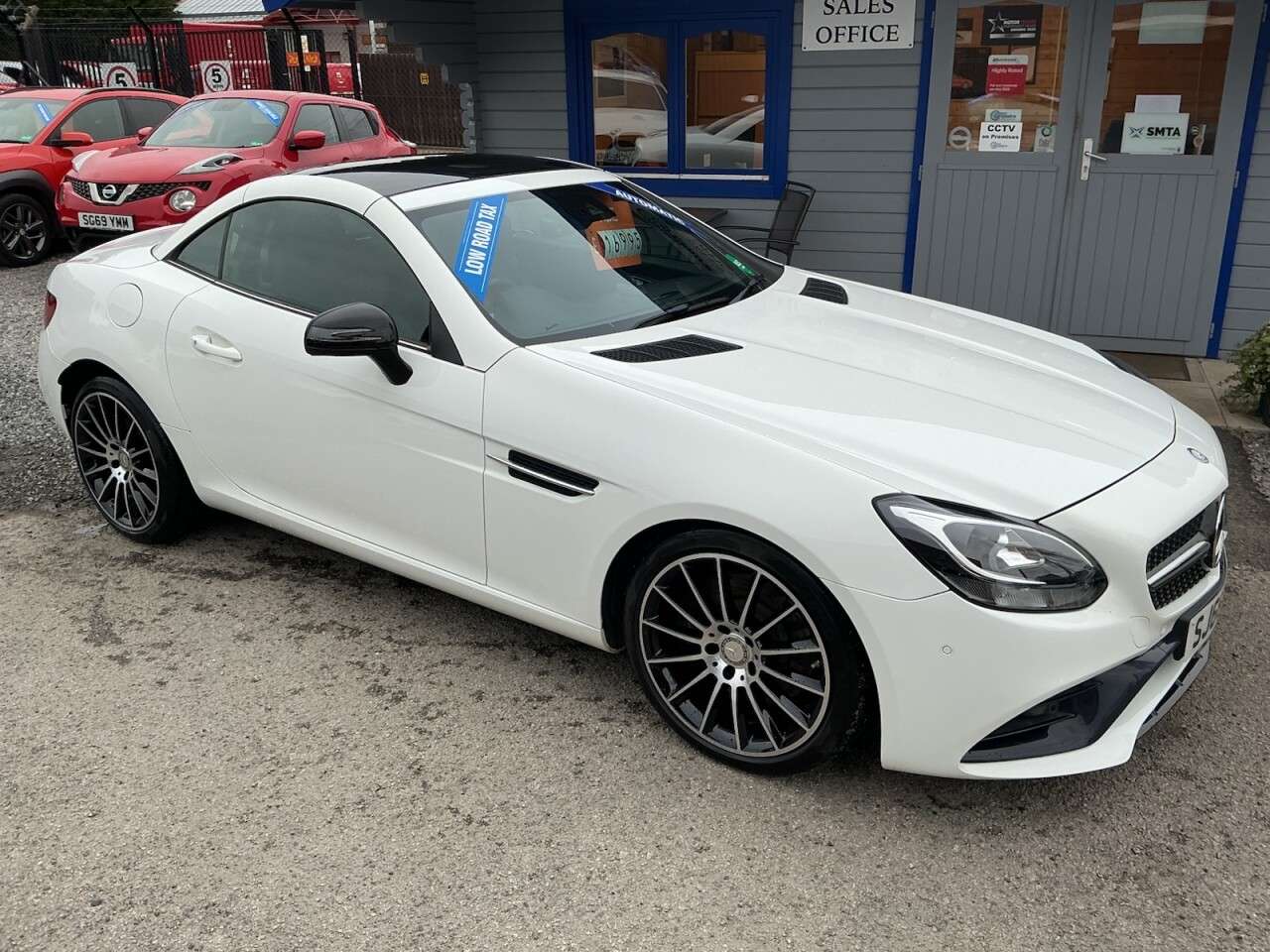 A 2016 MERCEDES-BENZ SLC 2.1 SLC250d AMG Line Convertible 2dr Diesel G-Tronic Euro 6 (s/s) (204 ps) A 2016 MERCEDES-BENZ SLC 2.1 SLC250d AMG Line Convertible 2dr Diesel G-Tronic Euro 6 (s/s) (204 ps)