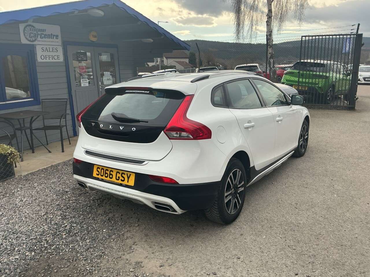 A 2016 VOLVO V40 CROSS COUNTRY 2.0 D2 Nav Plus Hatchback 5dr Diesel Auto Euro 6 (s/s) (120 ps) Only £20 a A 2016 VOLVO V40 CROSS COUNTRY 2.0 D2 Nav Plus Hatchback 5dr Diesel Auto Euro 6 (s/s) (120 ps) Only £20 a