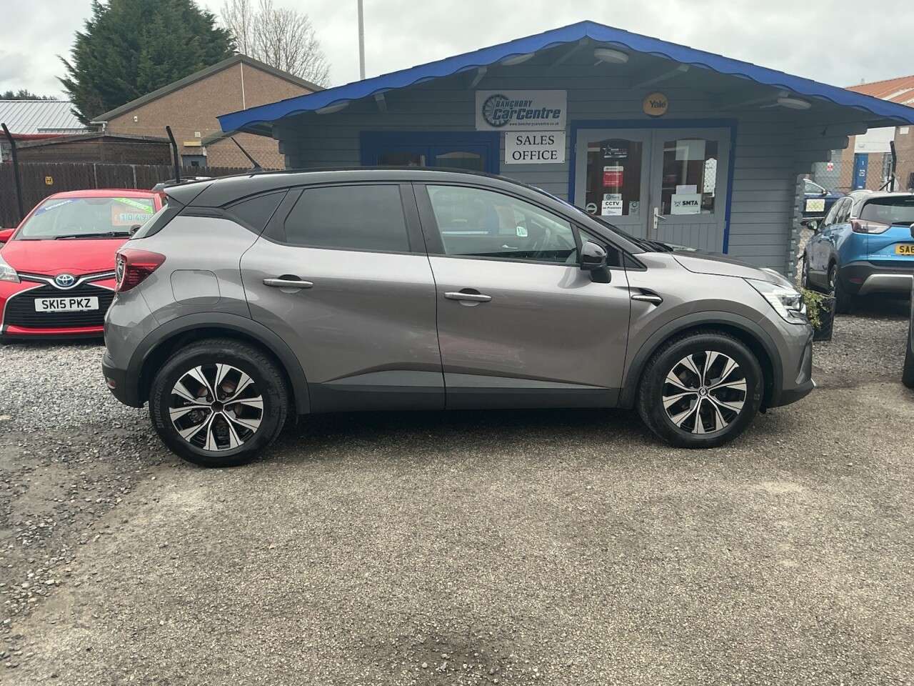 A 2022 RENAULT CAPTUR 1.0 TCe Limited SUV 5dr Petrol Manual Euro 6 (s/s) (90 ps) One owner from n A 2022 RENAULT CAPTUR 1.0 TCe Limited SUV 5dr Petrol Manual Euro 6 (s/s) (90 ps) One owner from n