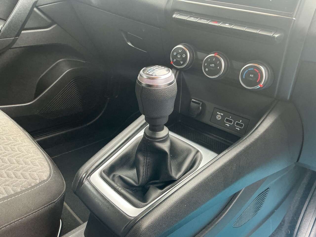 2022 RENAULT CAPTUR 2022 RENAULT CAPTUR