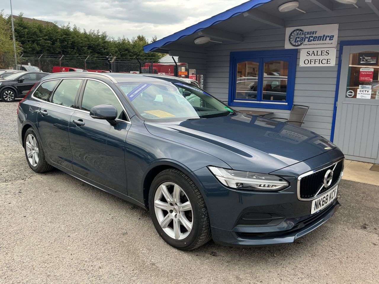 A 2018 VOLVO V90 2.0 D4 Momentum Estate 5dr Diesel Auto Euro 6 (s/s) (190 ps) Loads of space A 2018 VOLVO V90 2.0 D4 Momentum Estate 5dr Diesel Auto Euro 6 (s/s) (190 ps) Loads of space