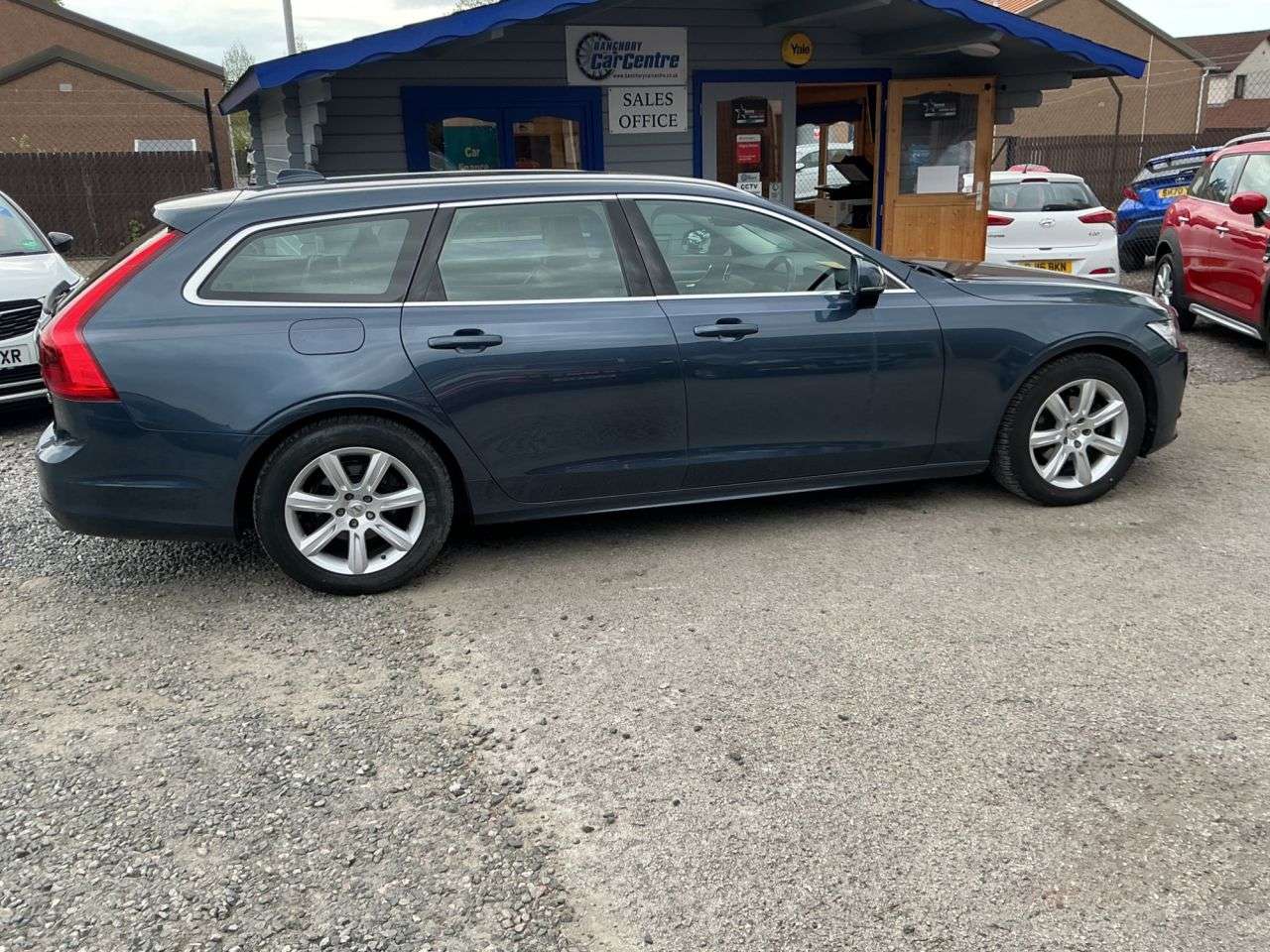 A 2018 VOLVO V90 2.0 D4 Momentum Estate 5dr Diesel Auto Euro 6 (s/s) (190 ps) Loads of space A 2018 VOLVO V90 2.0 D4 Momentum Estate 5dr Diesel Auto Euro 6 (s/s) (190 ps) Loads of space
