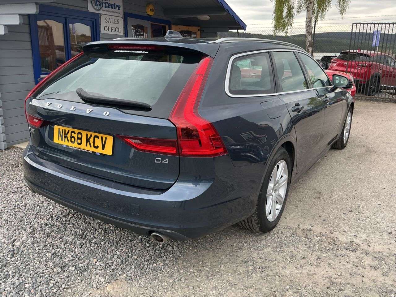 A 2018 VOLVO V90 2.0 D4 Momentum Estate 5dr Diesel Auto Euro 6 (s/s) (190 ps) Loads of space A 2018 VOLVO V90 2.0 D4 Momentum Estate 5dr Diesel Auto Euro 6 (s/s) (190 ps) Loads of space