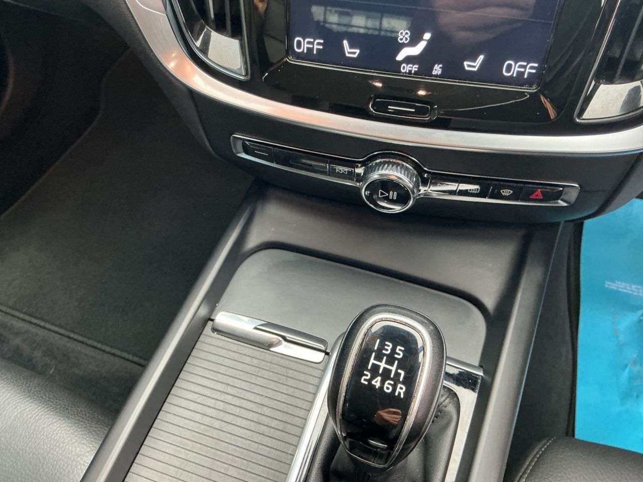 2018 VOLVO V60 2018 VOLVO V60