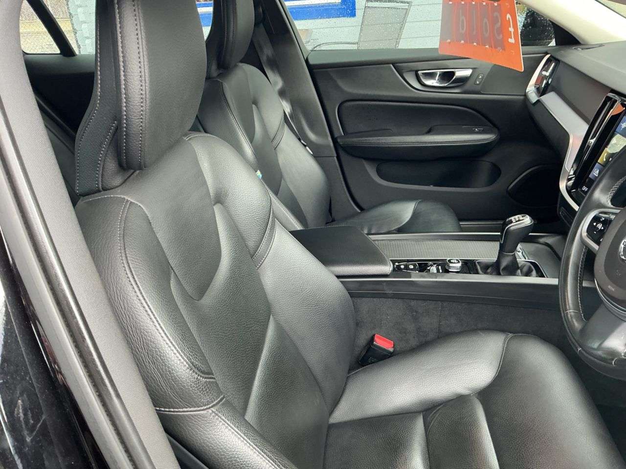 2018 VOLVO V60 2018 VOLVO V60